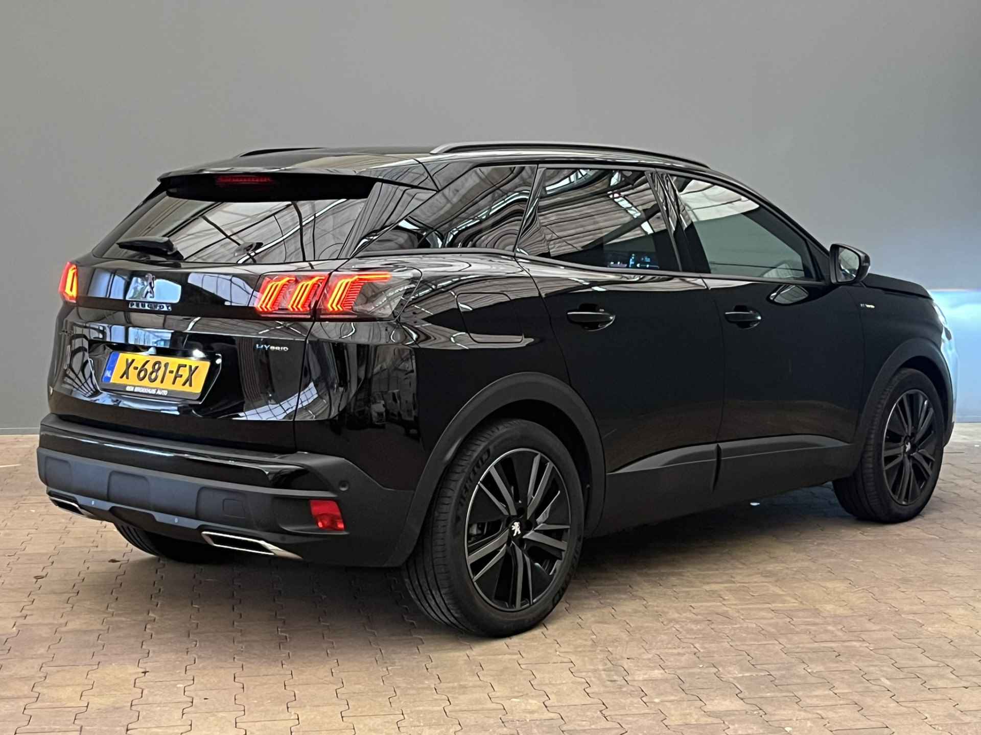 Peugeot 3008 1.6 HYbrid 225 GT | Black Pack | Panoramadak | Keyless | Elek.Stoel | Elek.Klep | Camera | Adaptieve cruise | Clima | Dode hoek  Geheugen! | Leder/Stof | 19'' Lichtmetaal | Getint glas | Carplay | 2023 | 18.337KM! - 3/56