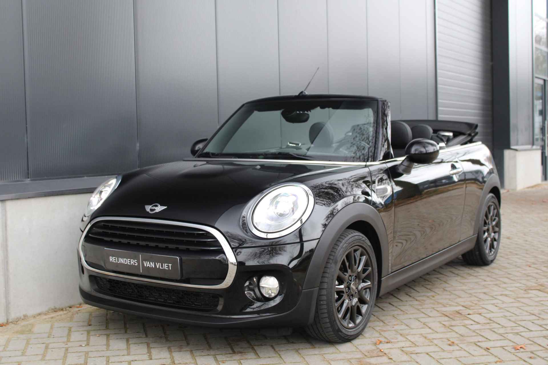 Mini Cooper 1.5 Cabriolet Chili | Custom Leder | Black Pack | Stoelverw. | Windscherm | Nav. | Xenon | - 3/25