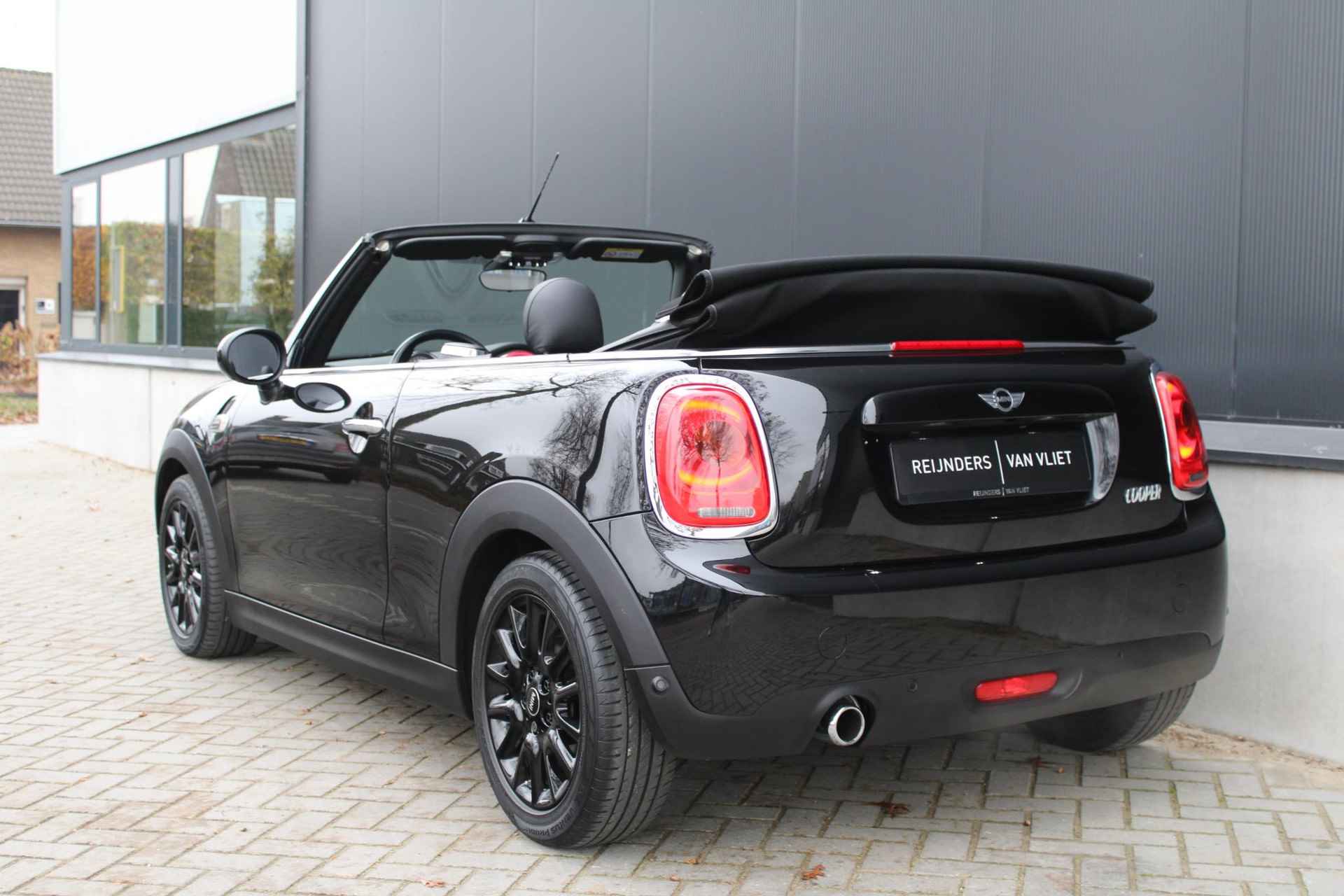 Mini Cooper 1.5 Cabriolet Chili | Custom Leder | Black Pack | Stoelverw. | Windscherm | Nav. | Xenon | - 4/25