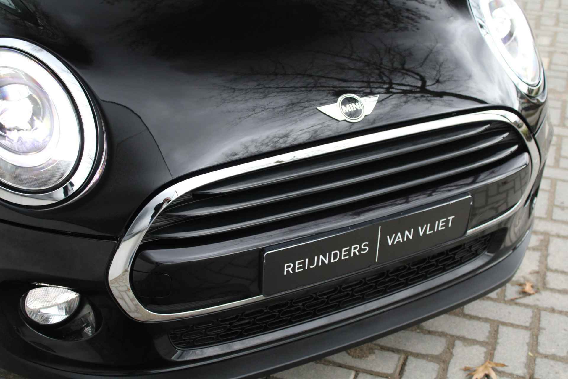 Mini Cooper 1.5 Cabriolet Chili | Custom Leder | Black Pack | Stoelverw. | Windscherm | Nav. | Xenon | - 10/25