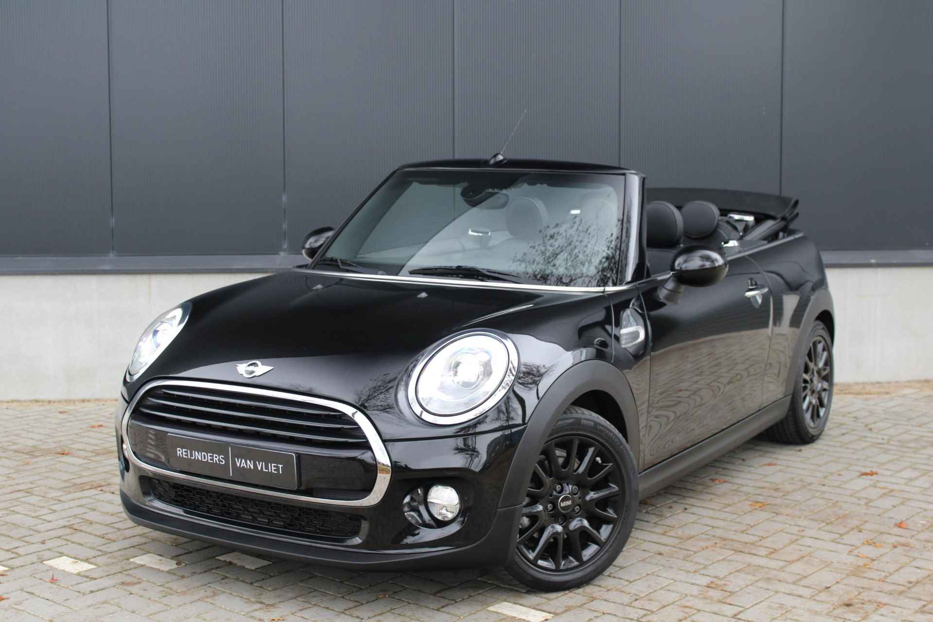 Mini Cooper 1.5 Cabriolet Chili | Custom Leder | Black Pack | Stoelverw. | Windscherm | Nav. | Xenon | - 17/25