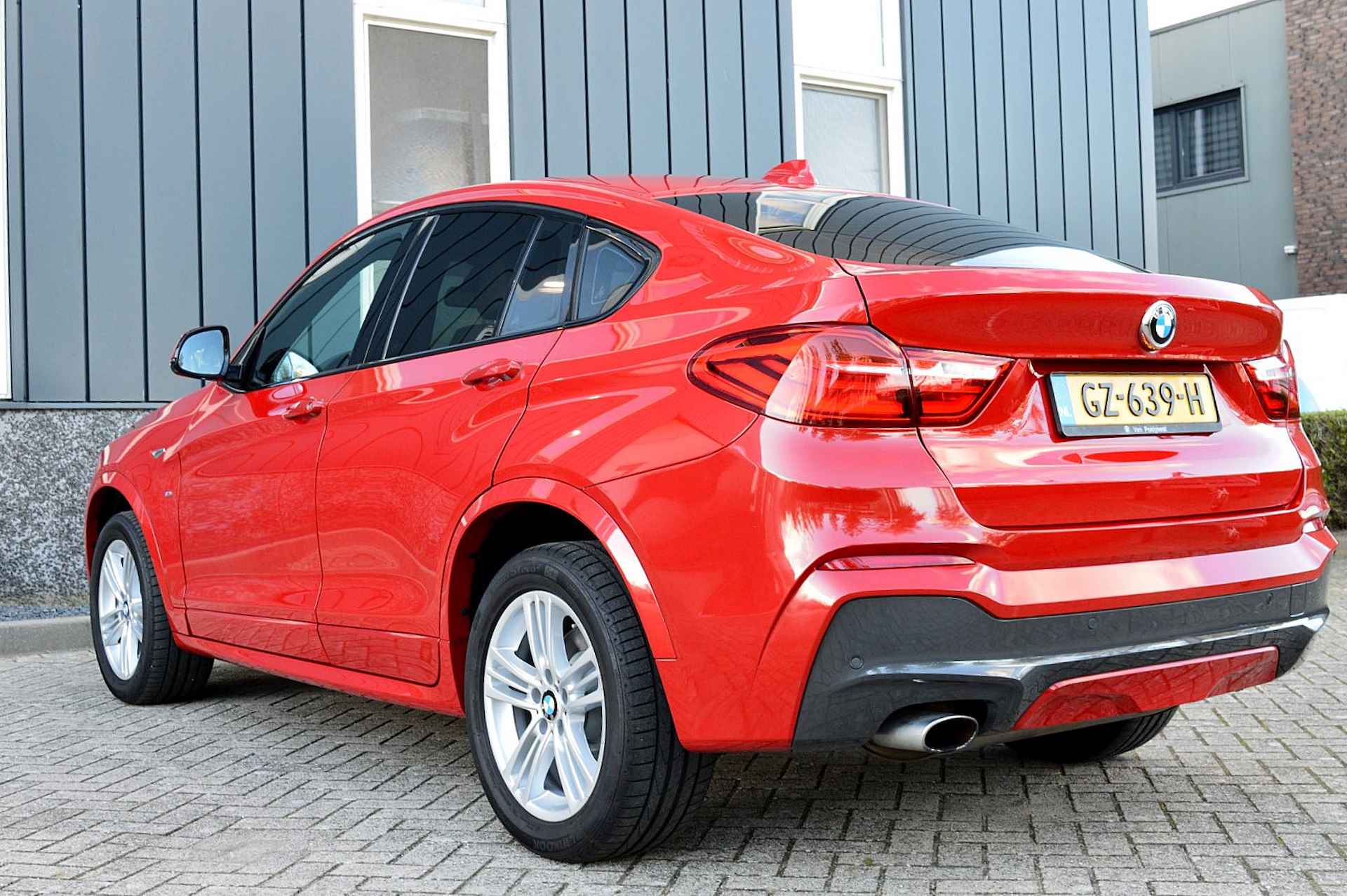 BMW X4 xDrive20i M-Sport Rijklaarprijs -Garantie LederSport Interieur Navigatie Xenon Airco - 3/38