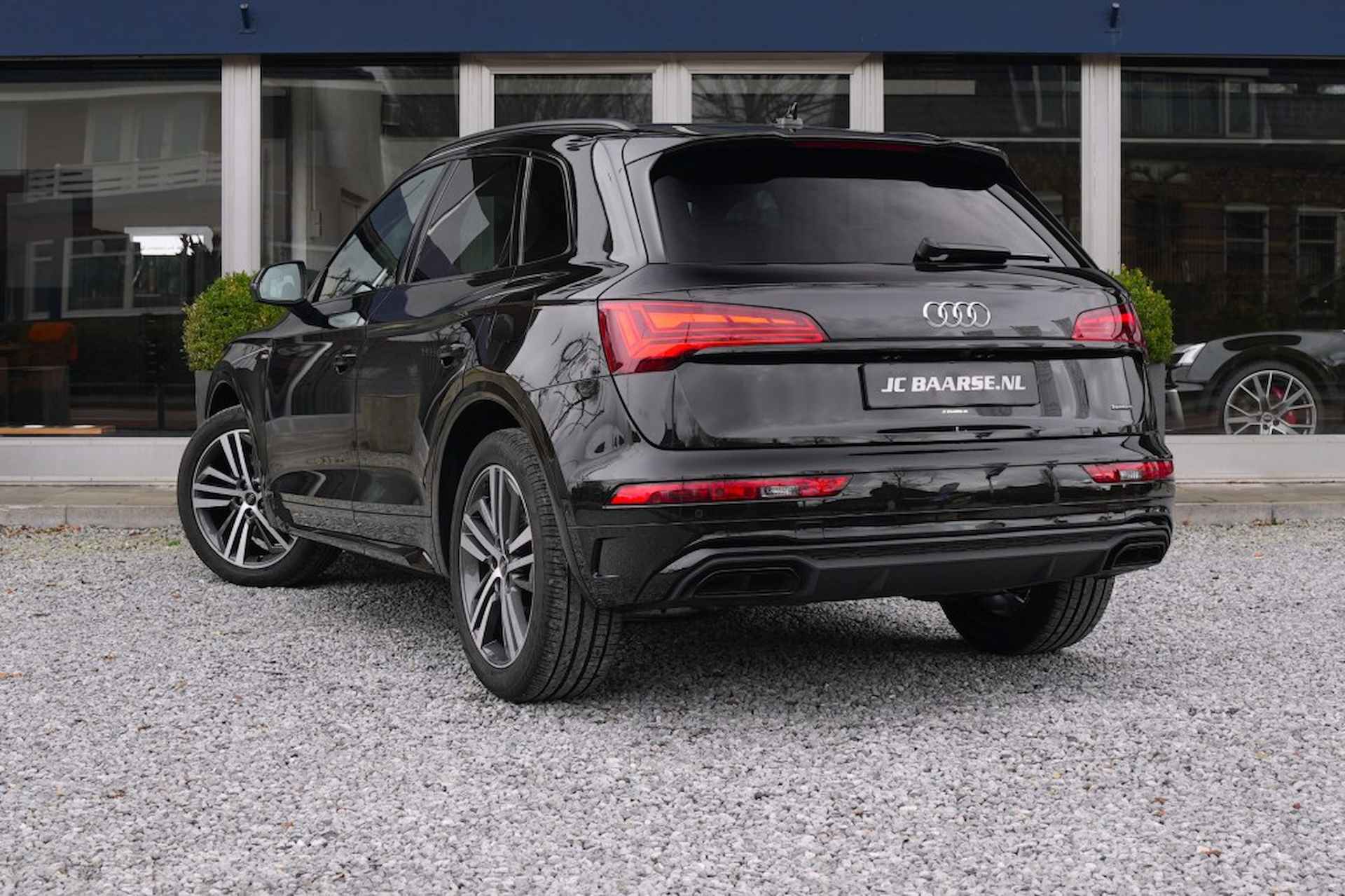 AUDI Q5 55 TFSI E competition S EDITION - 7/51