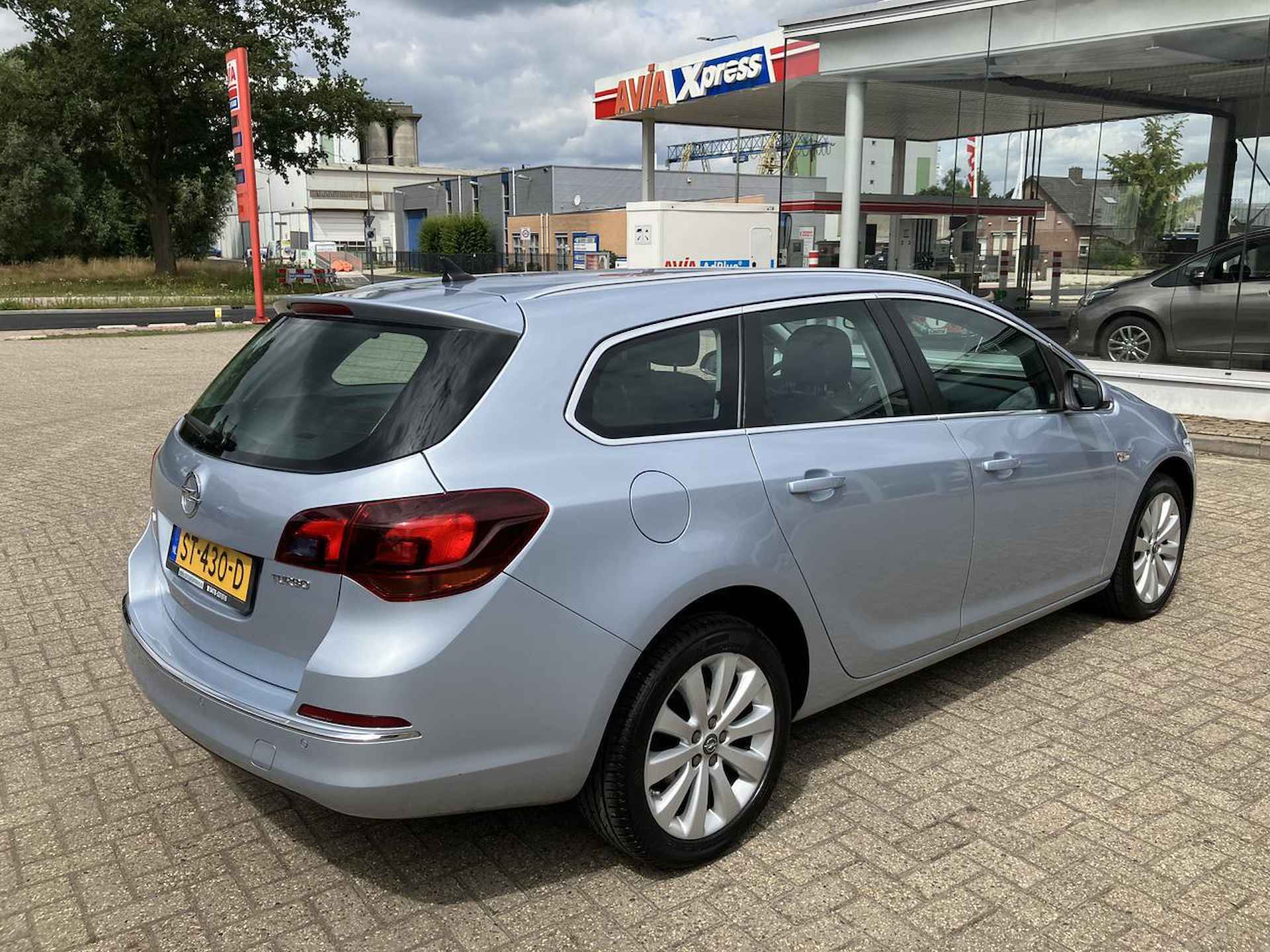 Opel Astra J SPORTS TOURER 14-16V 140PK COSMO - 15/15