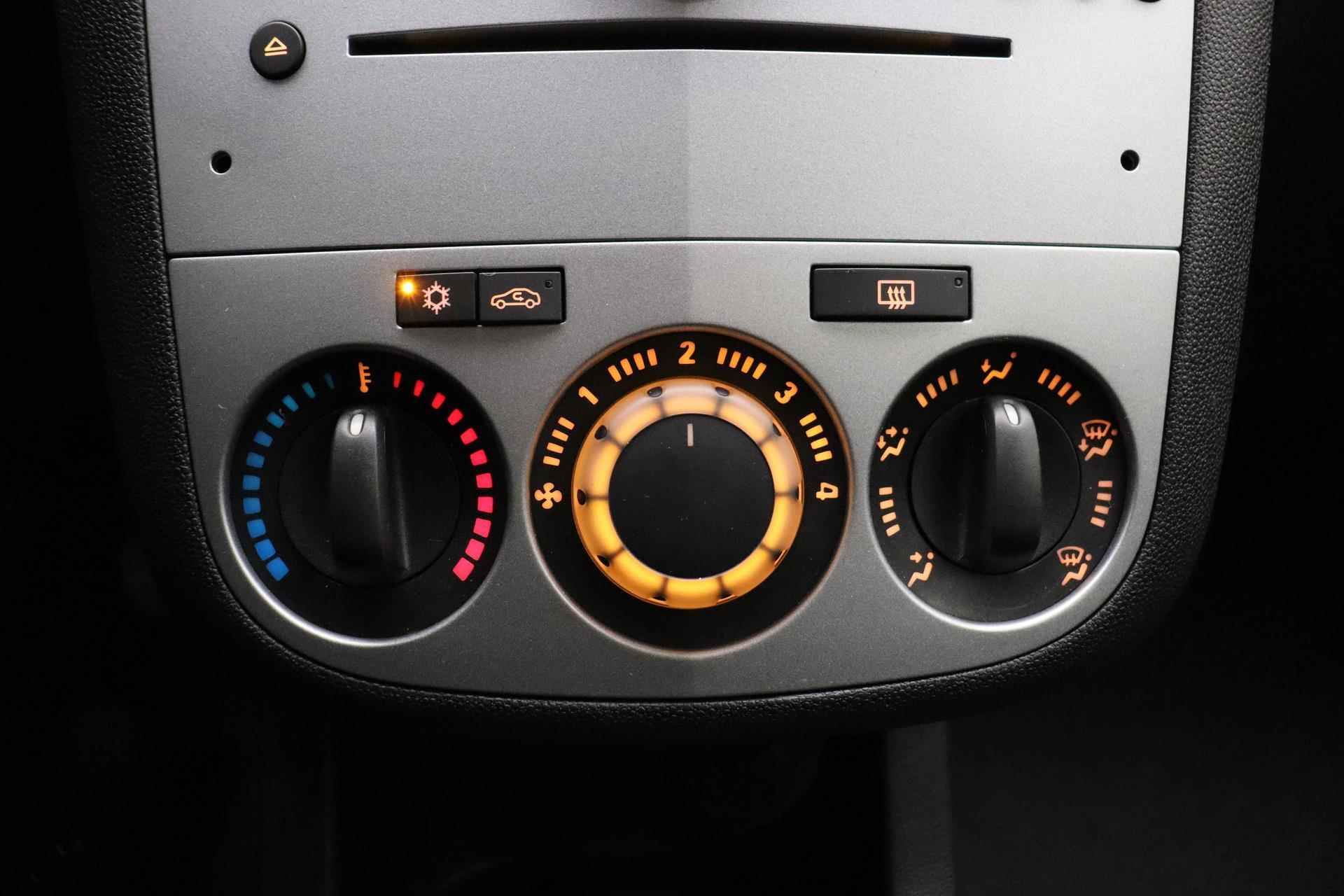 Opel Corsa 1.4-16V Design Edition 100pk Airco | Cruise Control | Stoel - Stuurverwarming | Park Pilot | Lichtmetalen Velgen - 20/31
