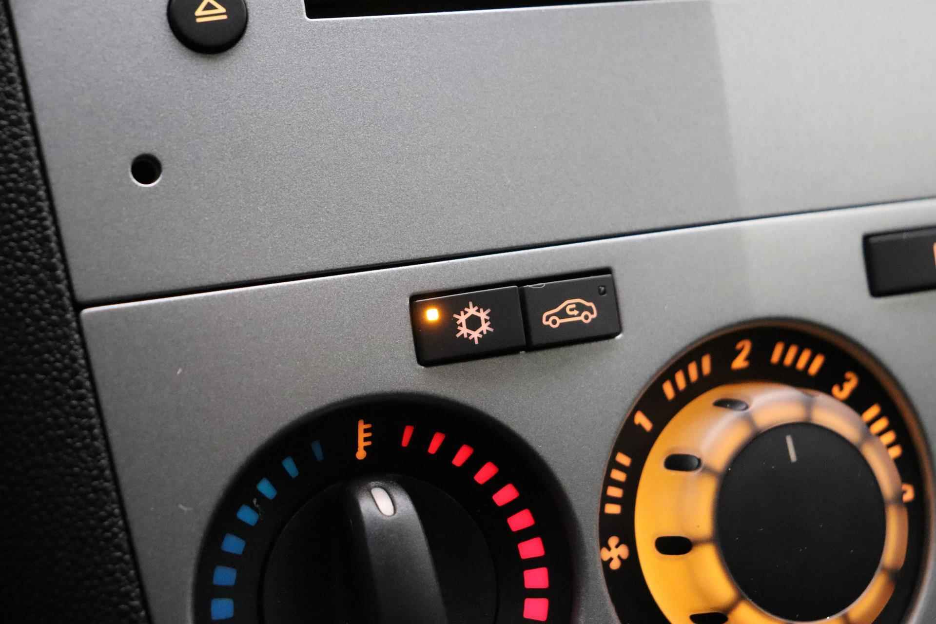 Opel Corsa 1.4-16V Design Edition 100pk Airco | Cruise Control | Stoel - Stuurverwarming | Park Pilot | Lichtmetalen Velgen - 21/31