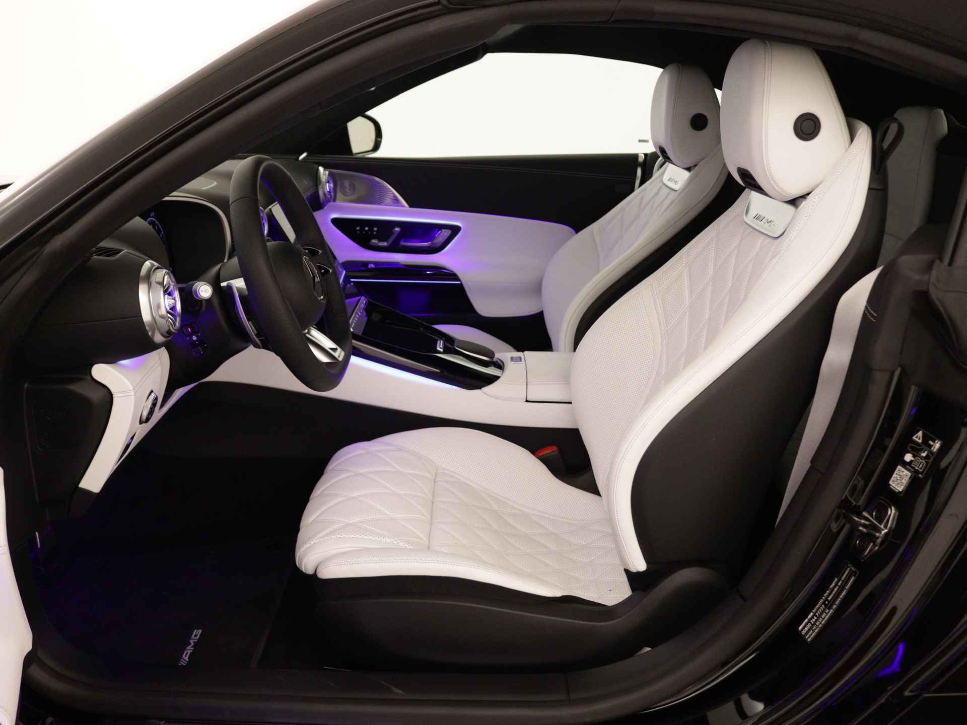 Mercedes-Benz SL-Klasse Roadster 63 4MATIC+ | Magic vision control | AMG Track Pace | AMG Nightpakket | Head-up display |  Burmester Surround Sound systeem | Rijassistentiepakket plus |  High Performance keramisch composiet AMG remsysteem | - 16/46