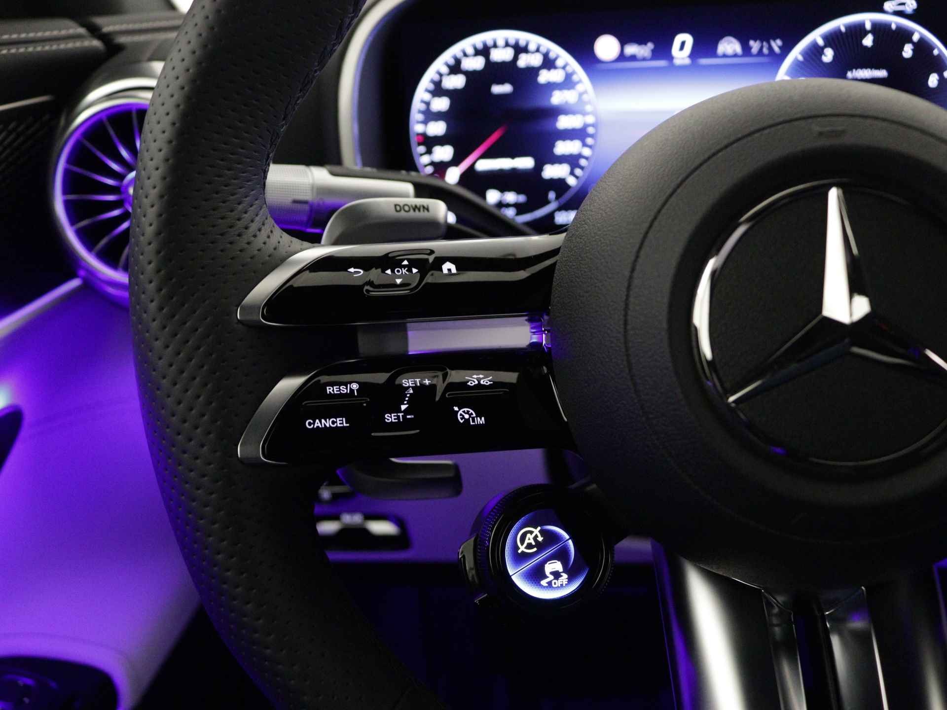 Mercedes-Benz SL-Klasse Roadster 63 4MATIC+ | Magic vision control | AMG Track Pace | AMG Nightpakket | Head-up display |  Burmester Surround Sound systeem | Rijassistentiepakket plus |  High Performance keramisch composiet AMG remsysteem | - 18/46