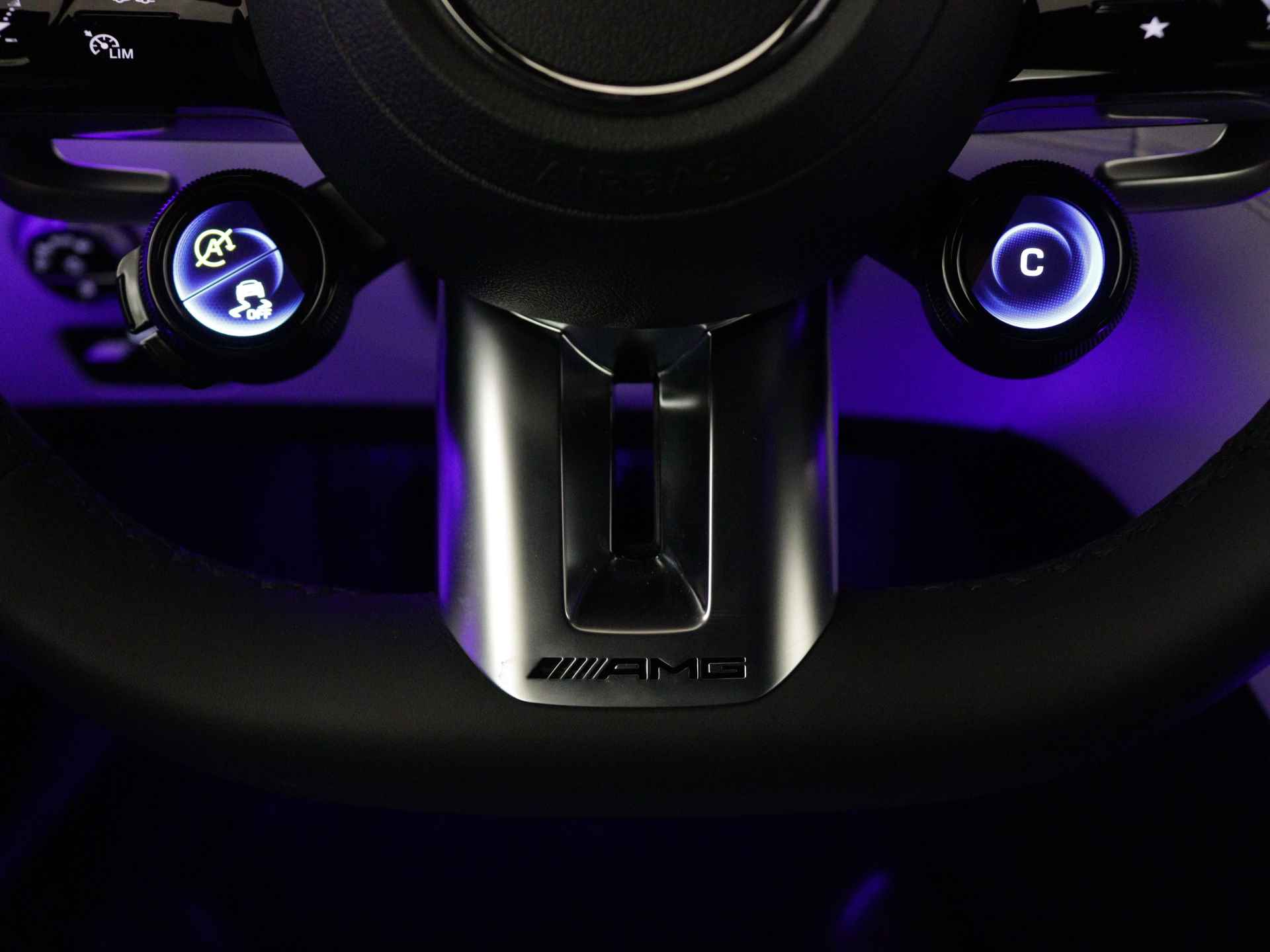 Mercedes-Benz SL-Klasse Roadster 63 4MATIC+ | Magic vision control | AMG Track Pace | AMG Nightpakket | Head-up display |  Burmester Surround Sound systeem | Rijassistentiepakket plus |  High Performance keramisch composiet AMG remsysteem | - 26/46