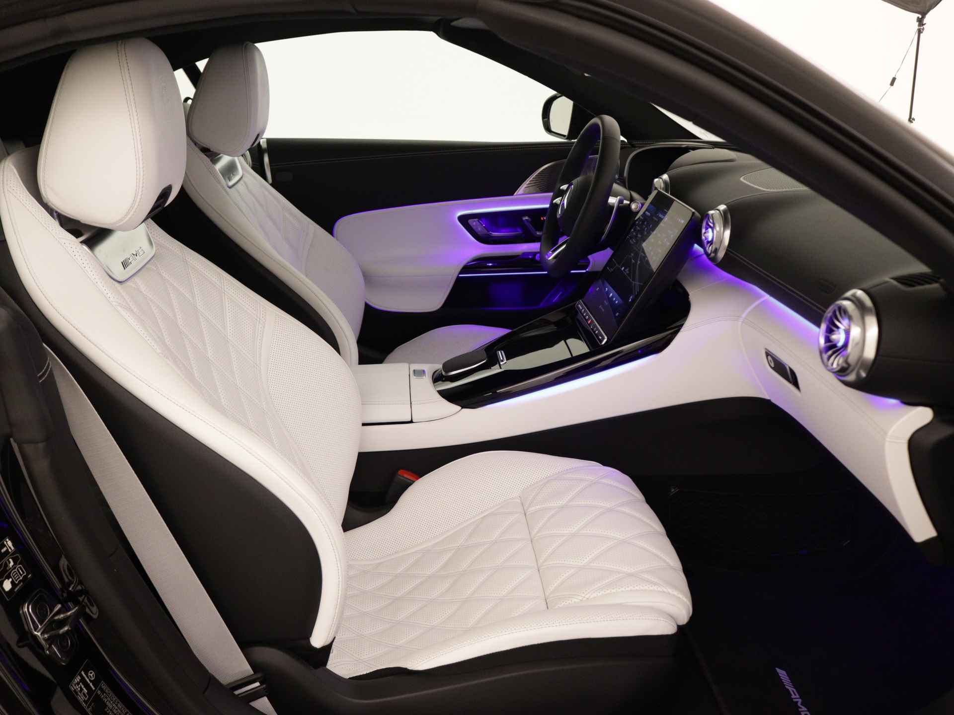 Mercedes-Benz SL-Klasse Roadster 63 4MATIC+ | Magic vision control | AMG Track Pace | AMG Nightpakket | Head-up display |  Burmester Surround Sound systeem | Rijassistentiepakket plus |  High Performance keramisch composiet AMG remsysteem | - 31/46