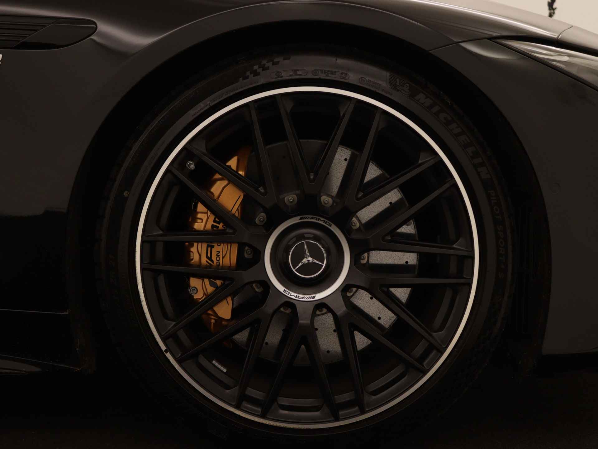 Mercedes-Benz SL-Klasse Roadster 63 4MATIC+ | Magic vision control | AMG Track Pace | AMG Nightpakket | Head-up display |  Burmester Surround Sound systeem | Rijassistentiepakket plus |  High Performance keramisch composiet AMG remsysteem | - 38/46