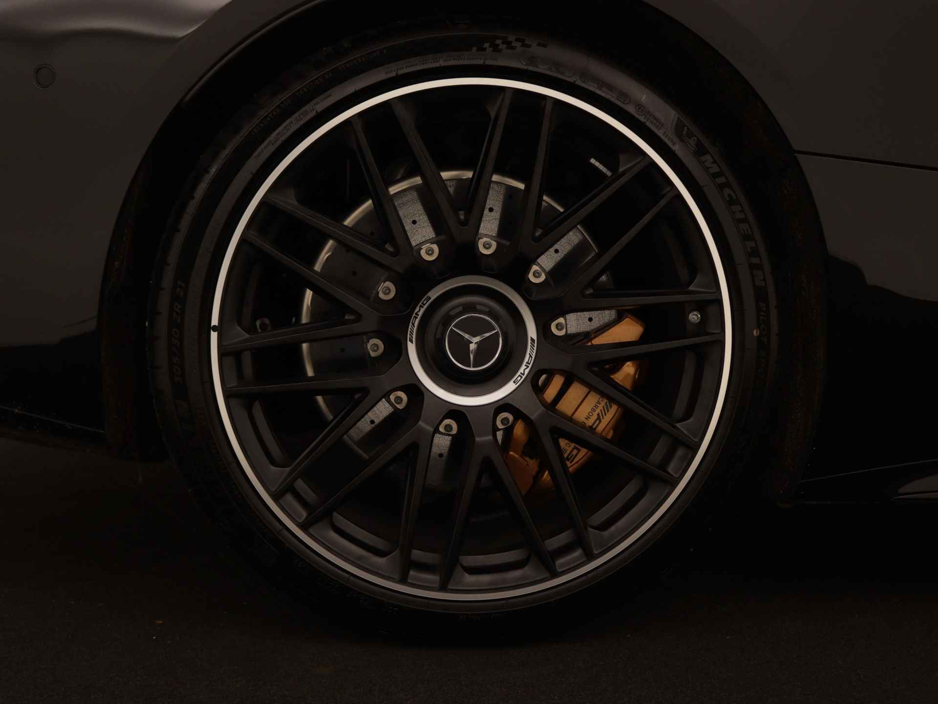 Mercedes-Benz SL-Klasse Roadster 63 4MATIC+ | Magic vision control | AMG Track Pace | AMG Nightpakket | Head-up display |  Burmester Surround Sound systeem | Rijassistentiepakket plus |  High Performance keramisch composiet AMG remsysteem | - 39/46