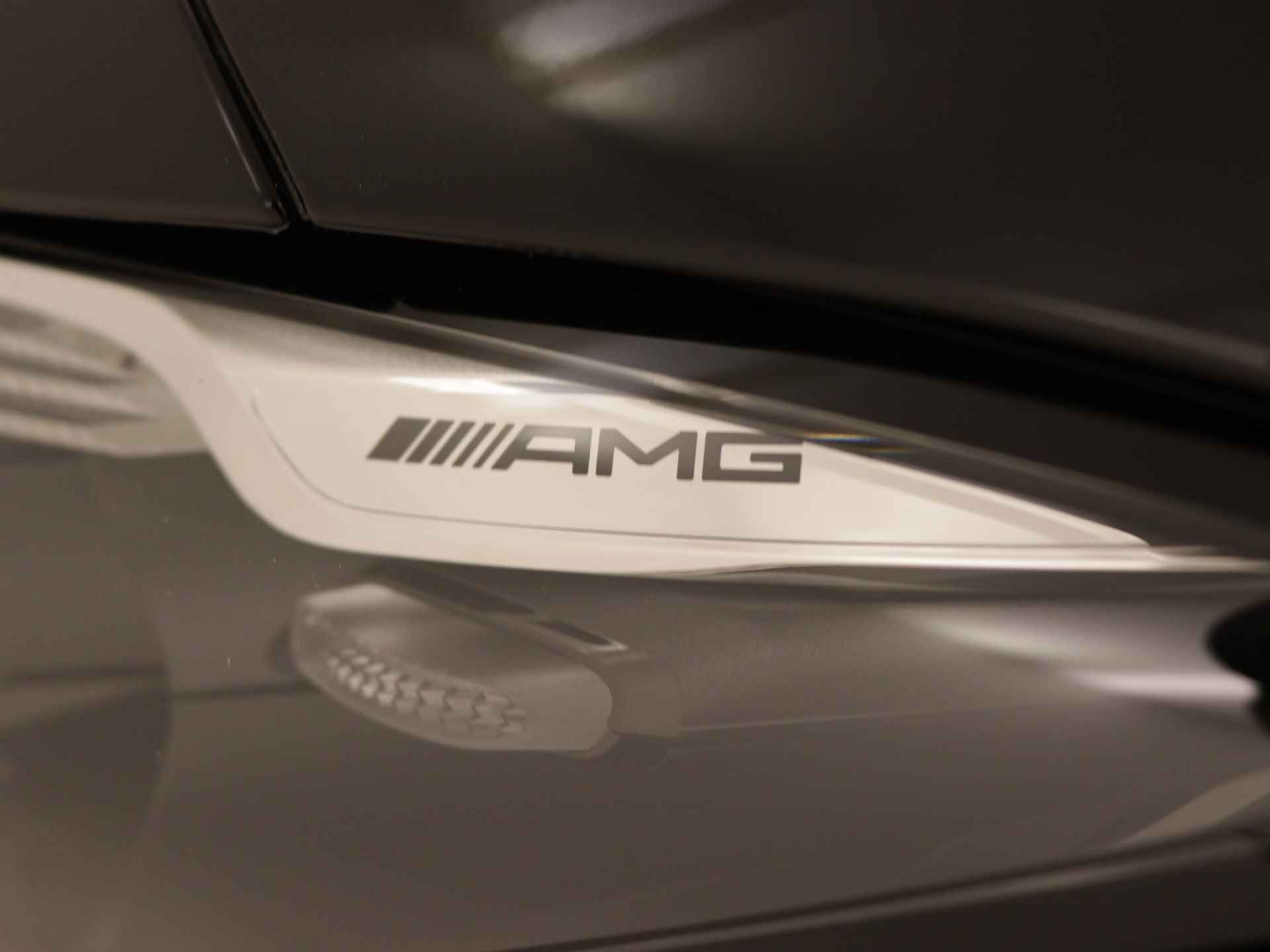 Mercedes-Benz SL-Klasse Roadster 63 4MATIC+ | Magic vision control | AMG Track Pace | AMG Nightpakket | Head-up display |  Burmester Surround Sound systeem | Rijassistentiepakket plus |  High Performance keramisch composiet AMG remsysteem | - 40/46
