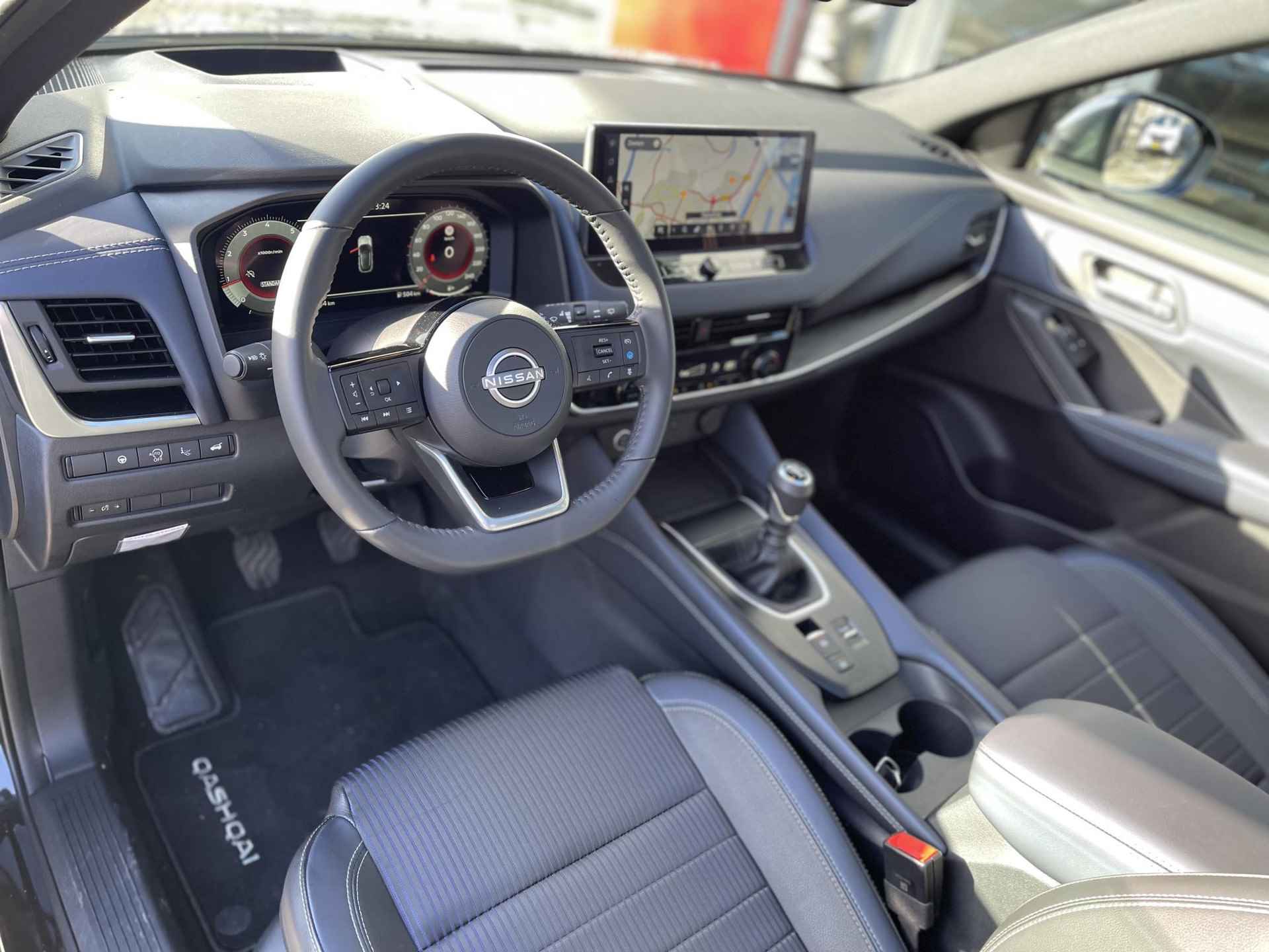 Nissan Qashqai 1.3 MHEV Tekna Design Pack | Trekhaak | Panoramadak | Head-Up Display | Adapt. Cruise Control | 360° Camera | Rijklaarprijs! - 10/26