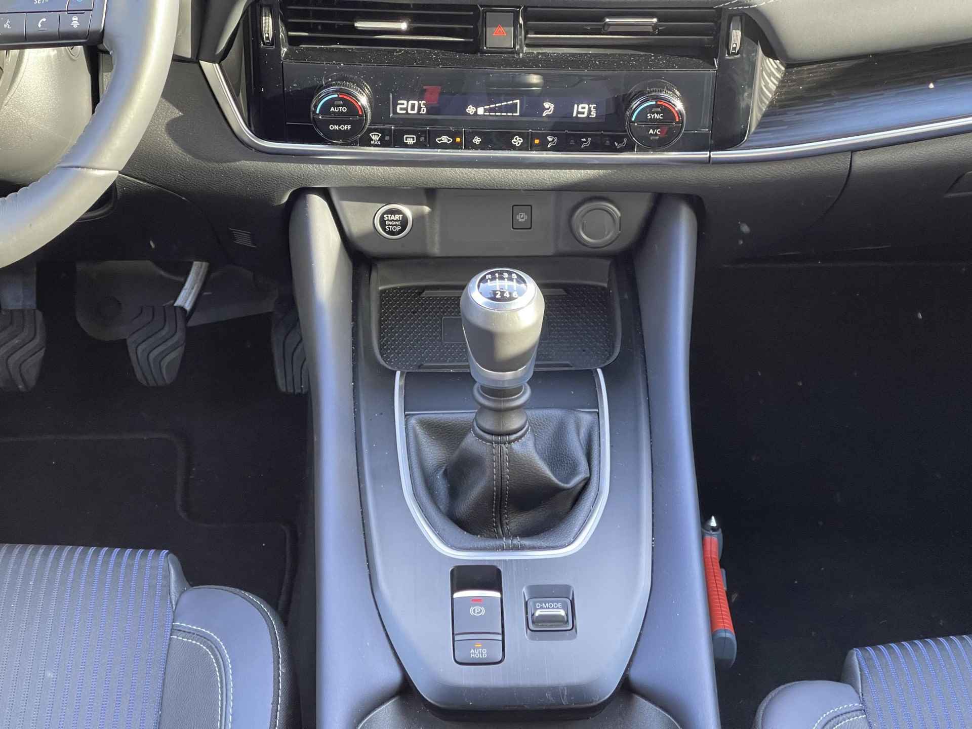 Nissan Qashqai 1.3 MHEV Tekna Design Pack | Trekhaak | Panoramadak | Head-Up Display | Adapt. Cruise Control | 360° Camera | Rijklaarprijs! - 20/26