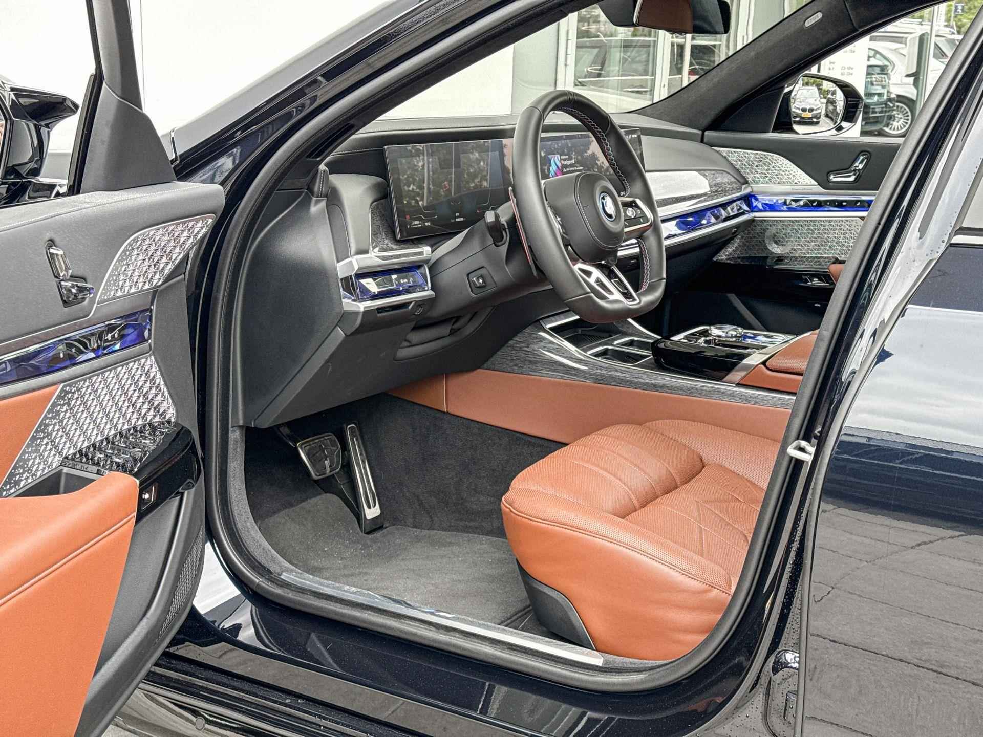 BMW 7 Serie M760e xDrive Bowers & Wilkins Diamond / Executive Lounge / Executive Pack / Performance Pack / Connoisseur Pack / Climate Acoustics Pack / Iconic Glow / Elektrische portieren / CraftedClarity - 8/27