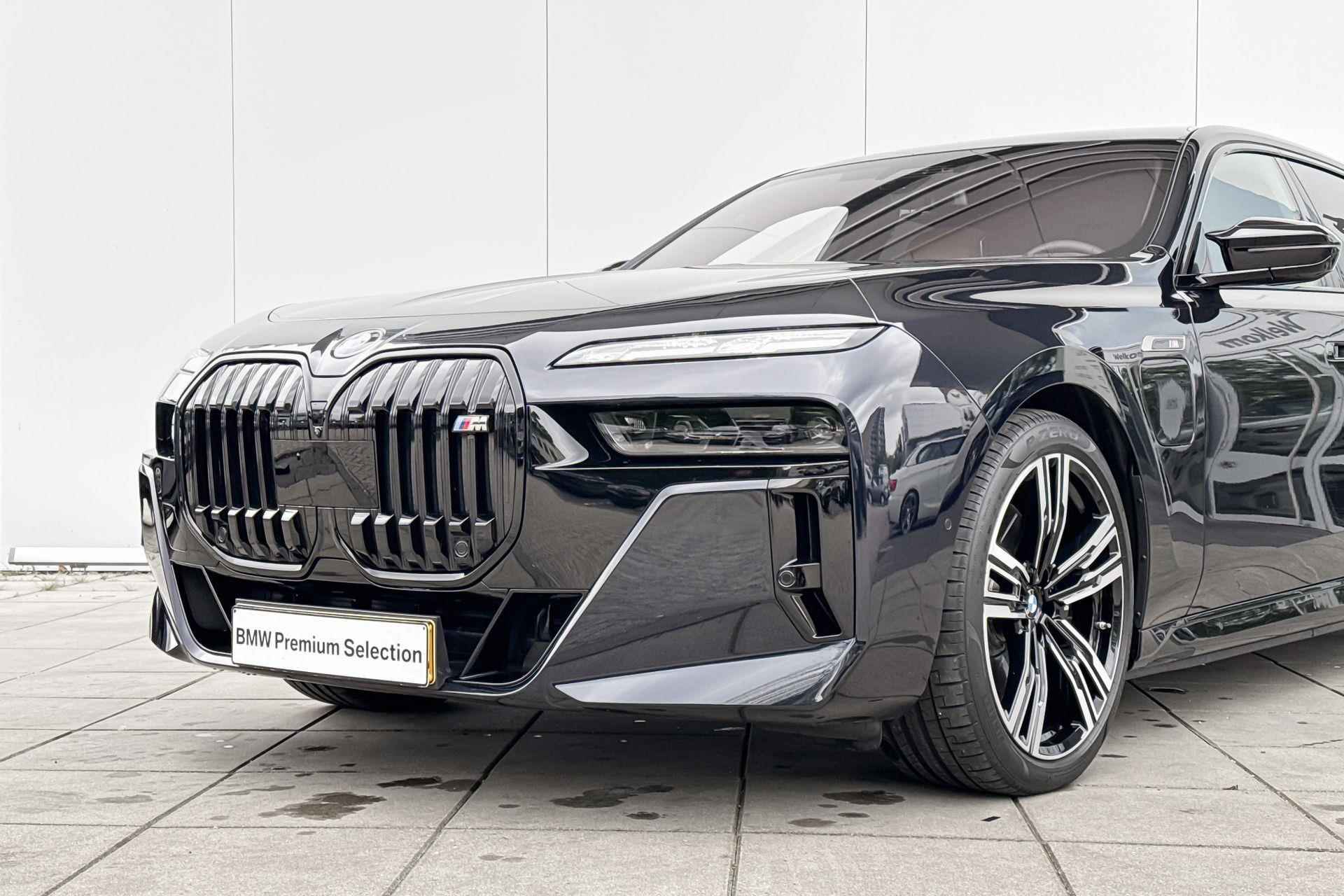 BMW 7 Serie M760e xDrive Bowers & Wilkins Diamond / Executive Lounge / Executive Pack / Performance Pack / Connoisseur Pack / Climate Acoustics Pack / Iconic Glow / Elektrische portieren / CraftedClarity - 23/27