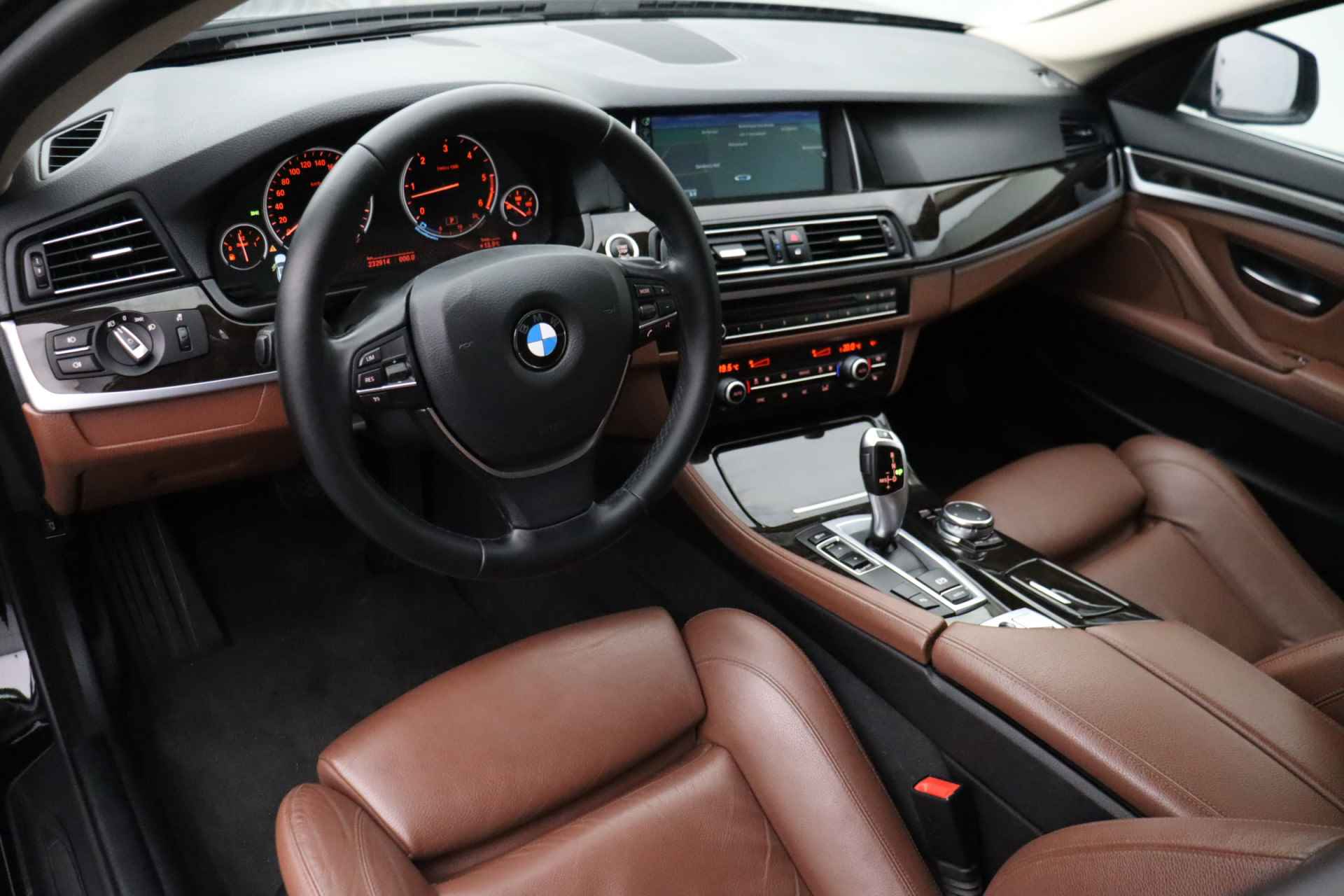 BMW 5 Serie Touring 530d 259pk High Executive | Leder | Sportstoelen | Stoelverwarming | Cruise control - 9/30