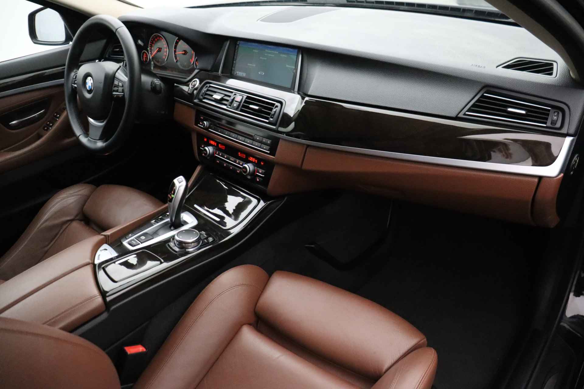 BMW 5 Serie Touring 530d 259pk High Executive | Leder | Sportstoelen | Stoelverwarming | Cruise control - 13/30