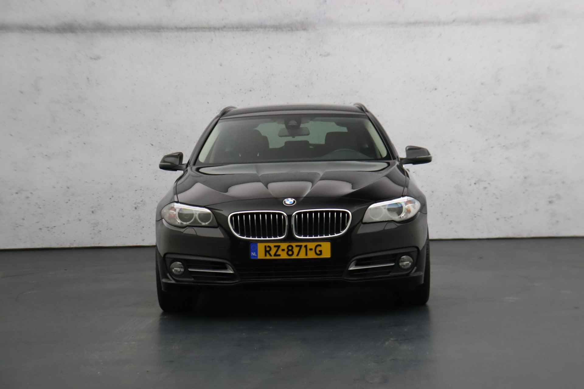 BMW 5 Serie Touring 530d 259pk High Executive | Leder | Sportstoelen | Stoelverwarming | Cruise control - 14/30