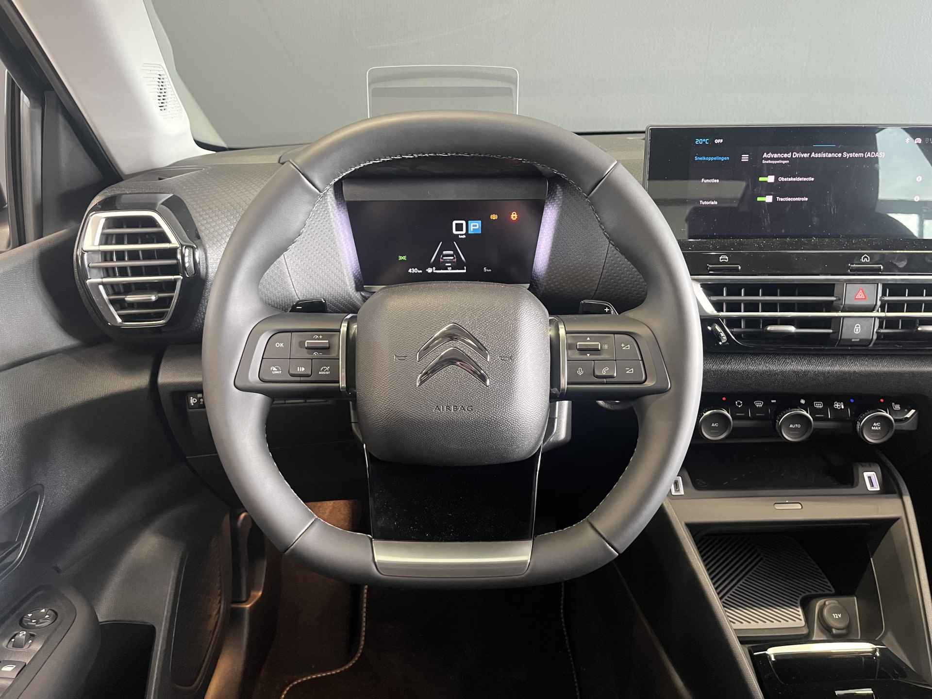 Citroën C4 X 1.2 Puretech Shine | Navigatie | Camera | Cruise control | Climate control | Head up display | Airco - 16/42