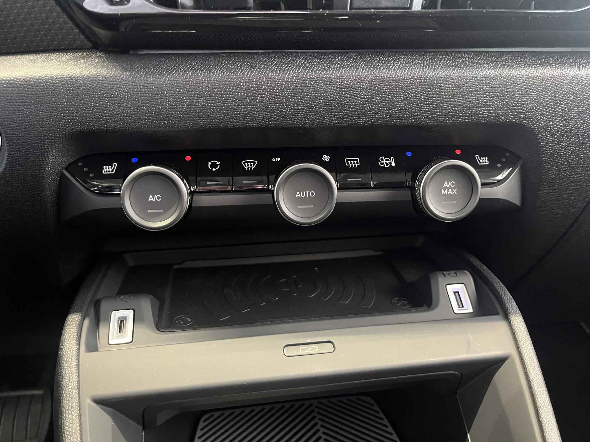 Citroën C4 X 1.2 Puretech Shine | Navigatie | Camera | Cruise control | Climate control | Head up display | Airco - 31/42