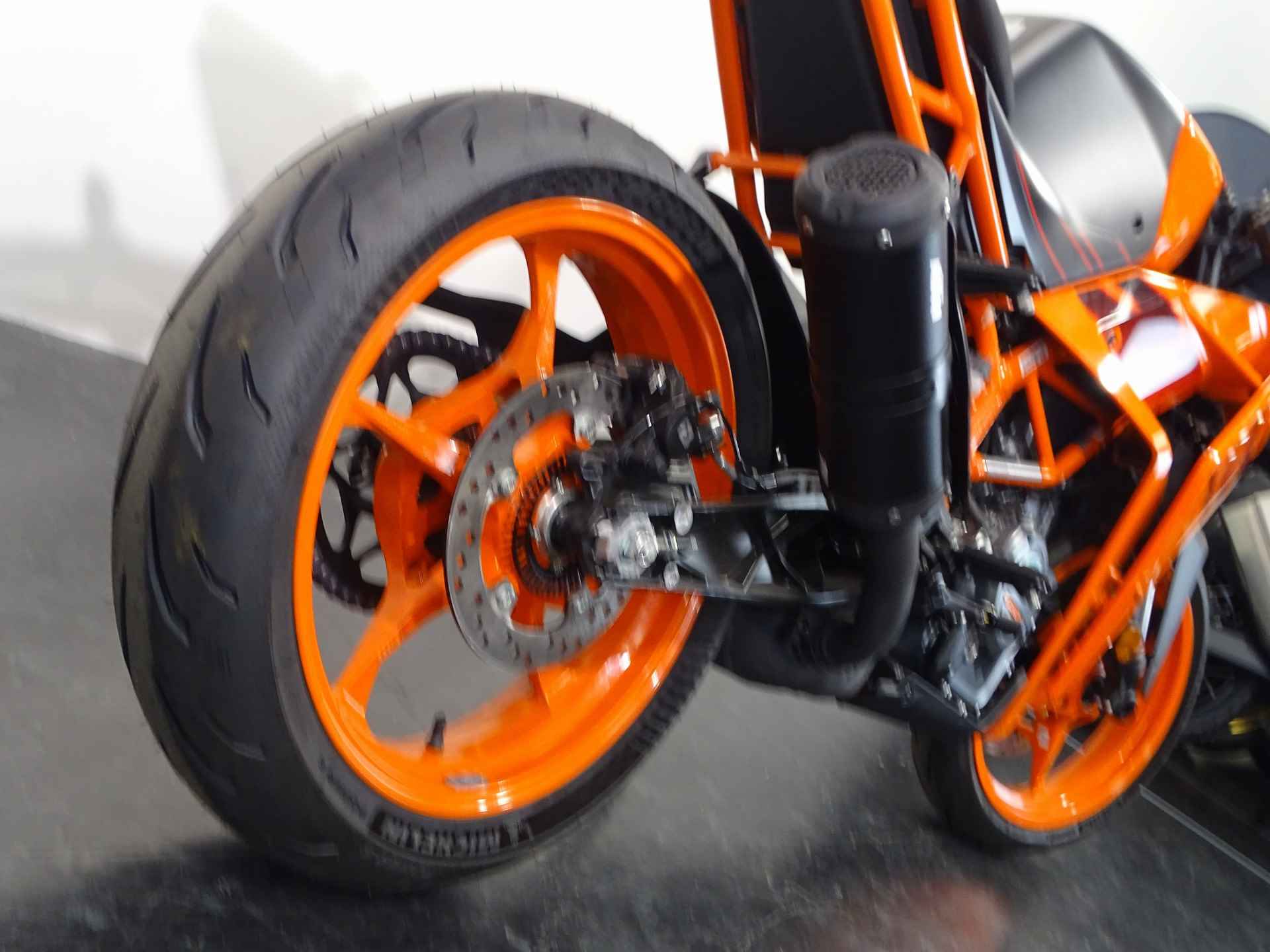 KTM RC 390 - 5/7