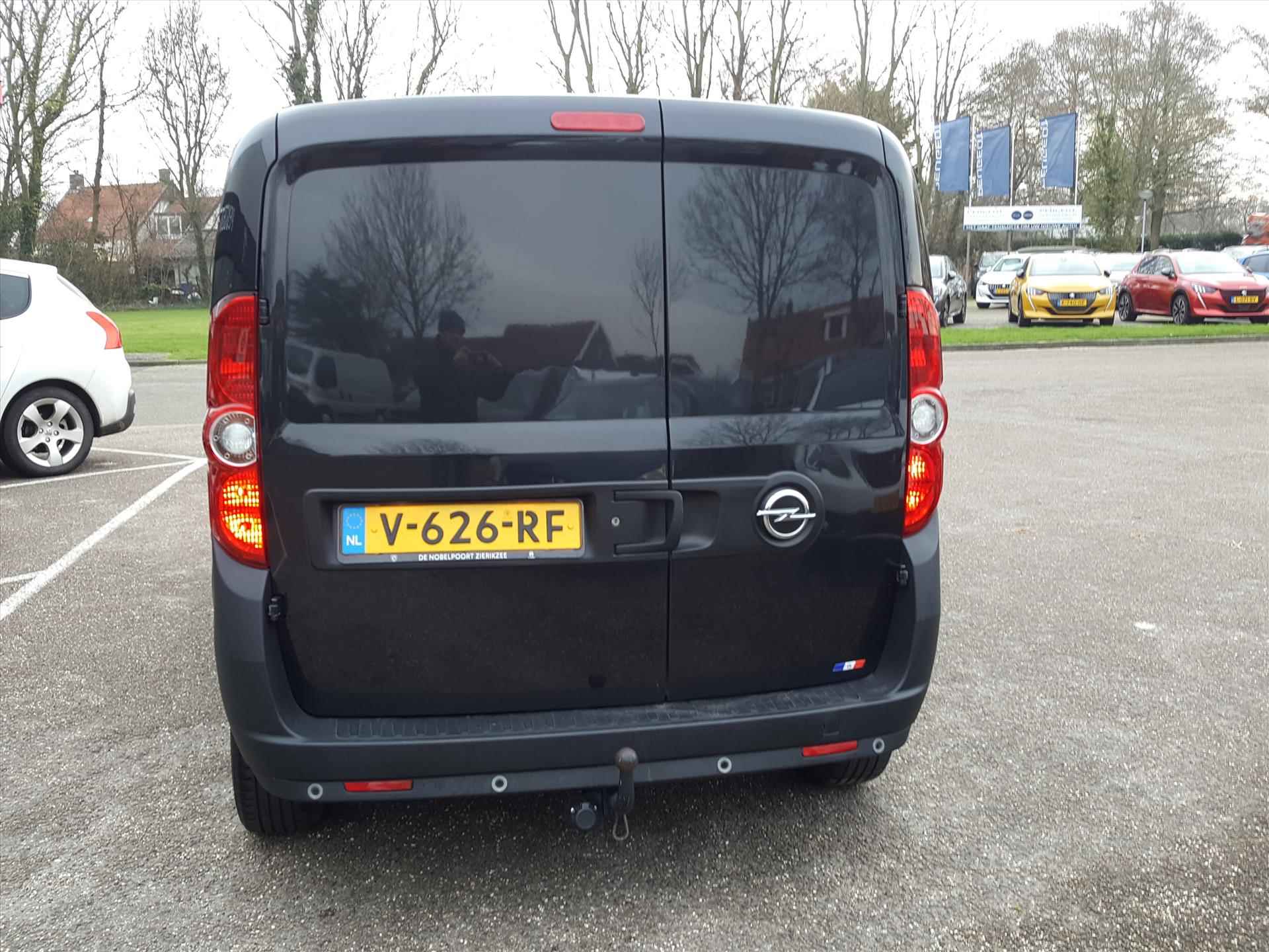 Opel Combo 1.3 D 95PK 2P TREKHAAK | Airco | Cruise control | Bluetooth | Sidebars | Parkeersensoren achter | Zijschuifdeur | Vloer + betimmering laadruimte - 5/46