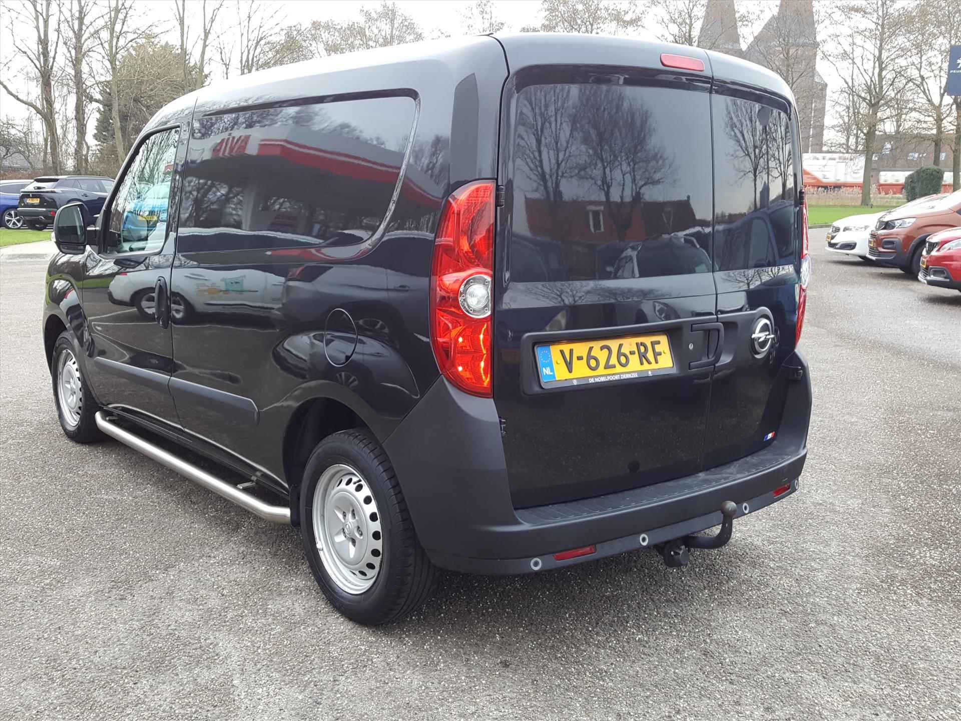 Opel Combo 1.3 D 95PK 2P TREKHAAK | Airco | Cruise control | Bluetooth | Sidebars | Parkeersensoren achter | Zijschuifdeur | Vloer + betimmering laadruimte - 6/46