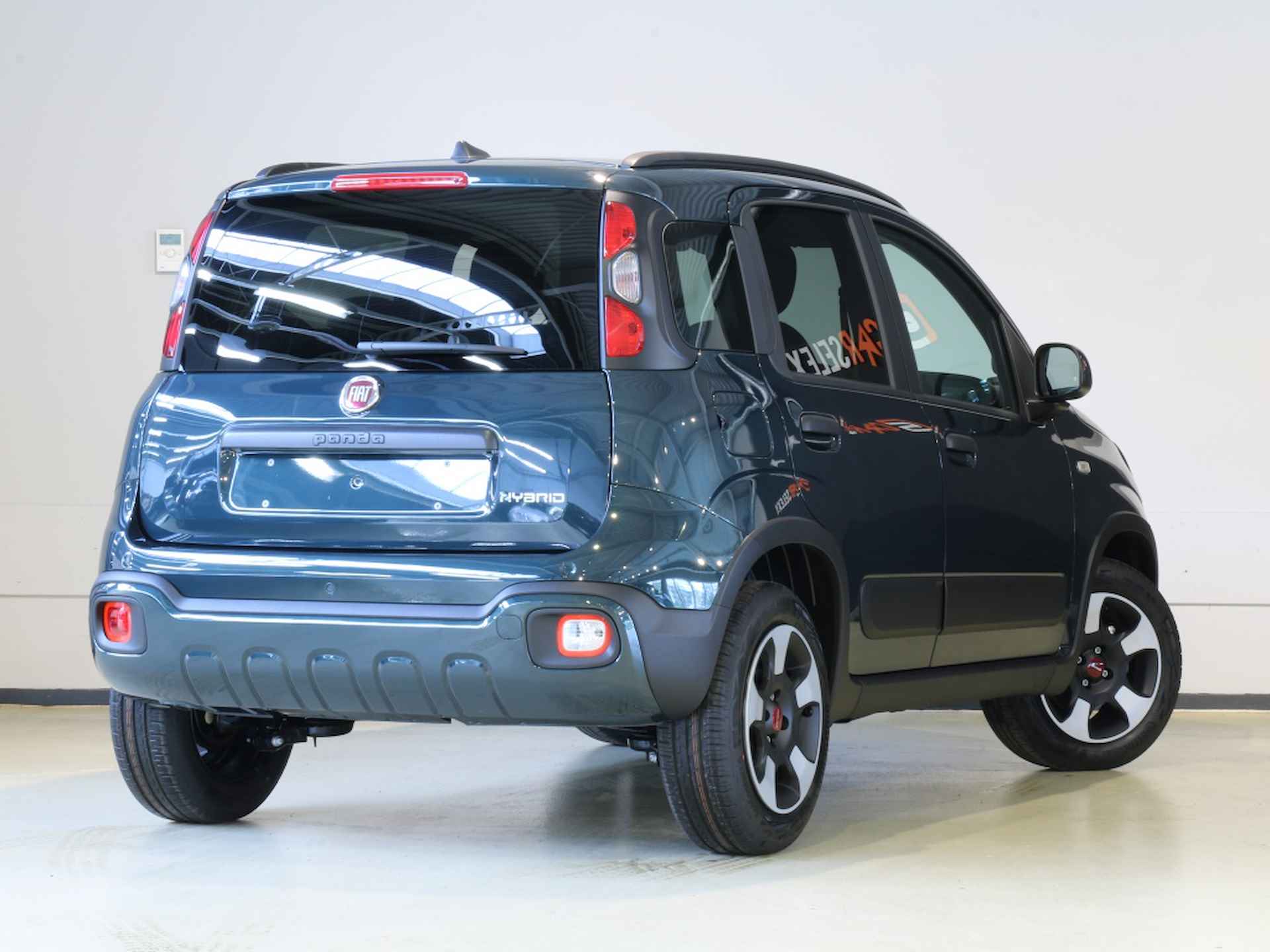 Fiat Panda 1.0 Hybrid Cross * ALS NIEUW * DIRECT LEVERBAAR - 4/28