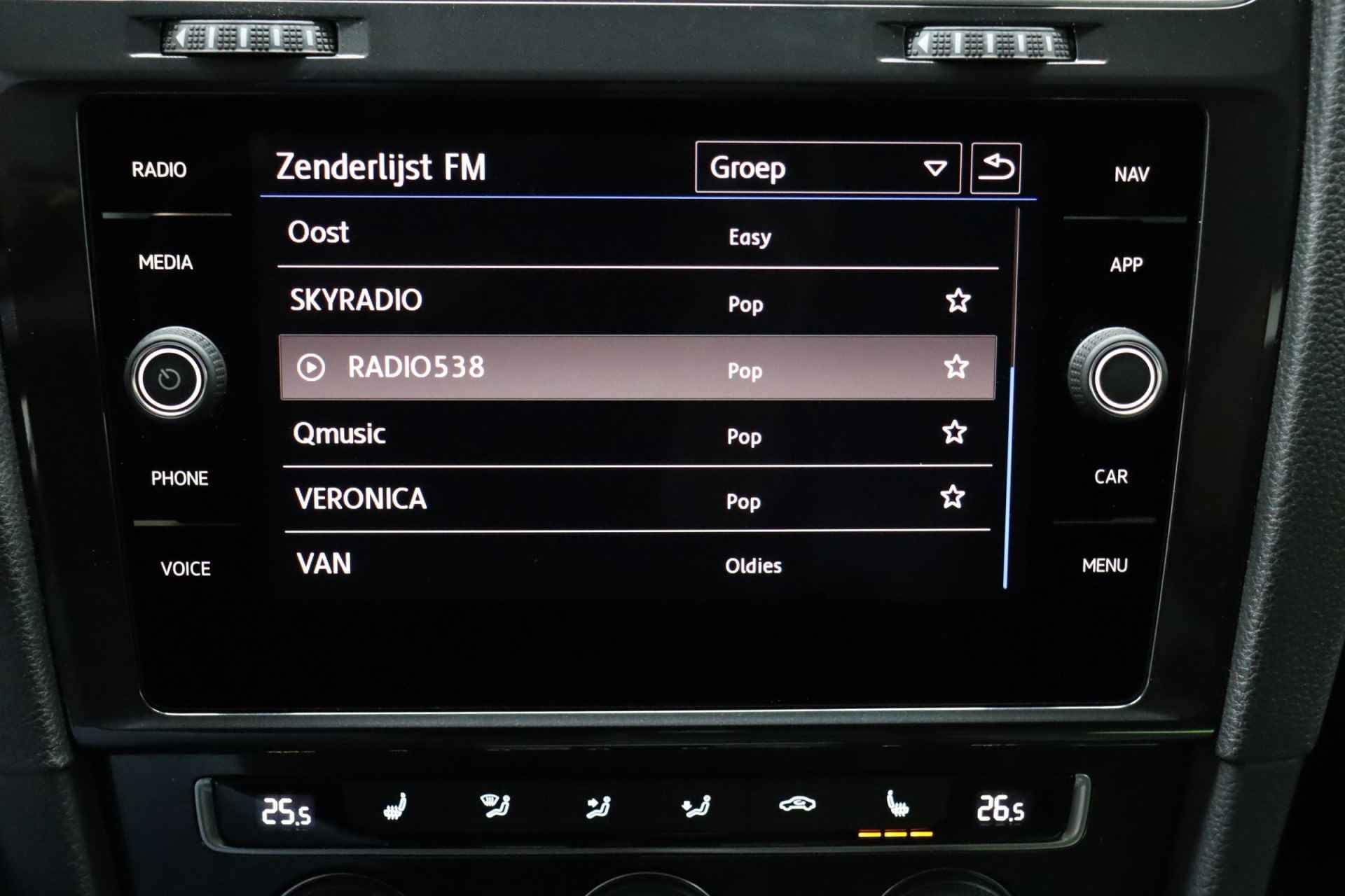 Volkswagen Golf 1.0 TSI Comfortline Business | Apple Carplay & Android Auto | Navigatie | Camera | Parkeerhulp | Stoelverwarming | Adaptive-cruise - 31/48