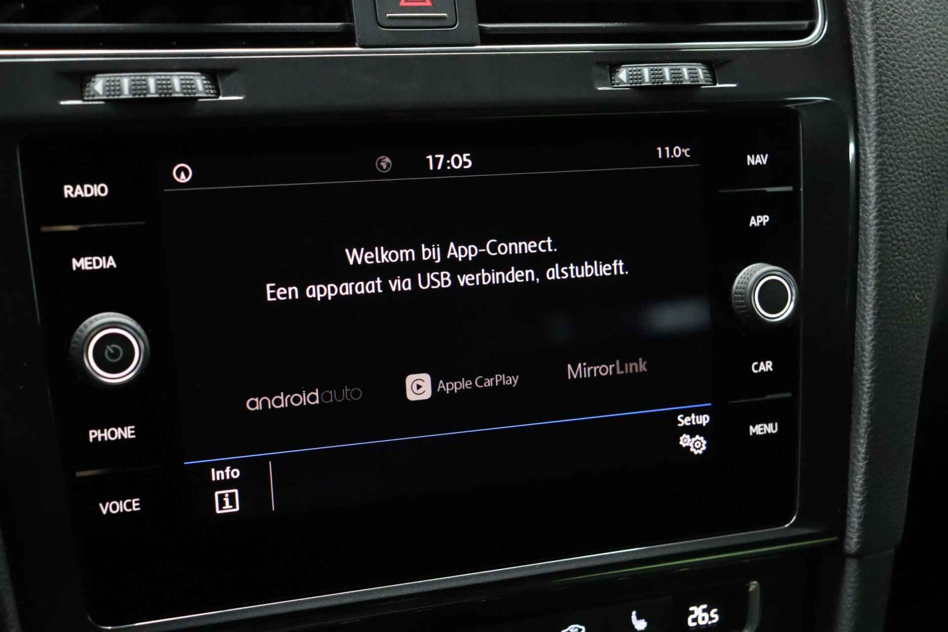 Volkswagen Golf 1.0 TSI Comfortline Business | Apple Carplay & Android Auto | Navigatie | Camera | Parkeerhulp | Stoelverwarming | Adaptive-cruise - 33/48