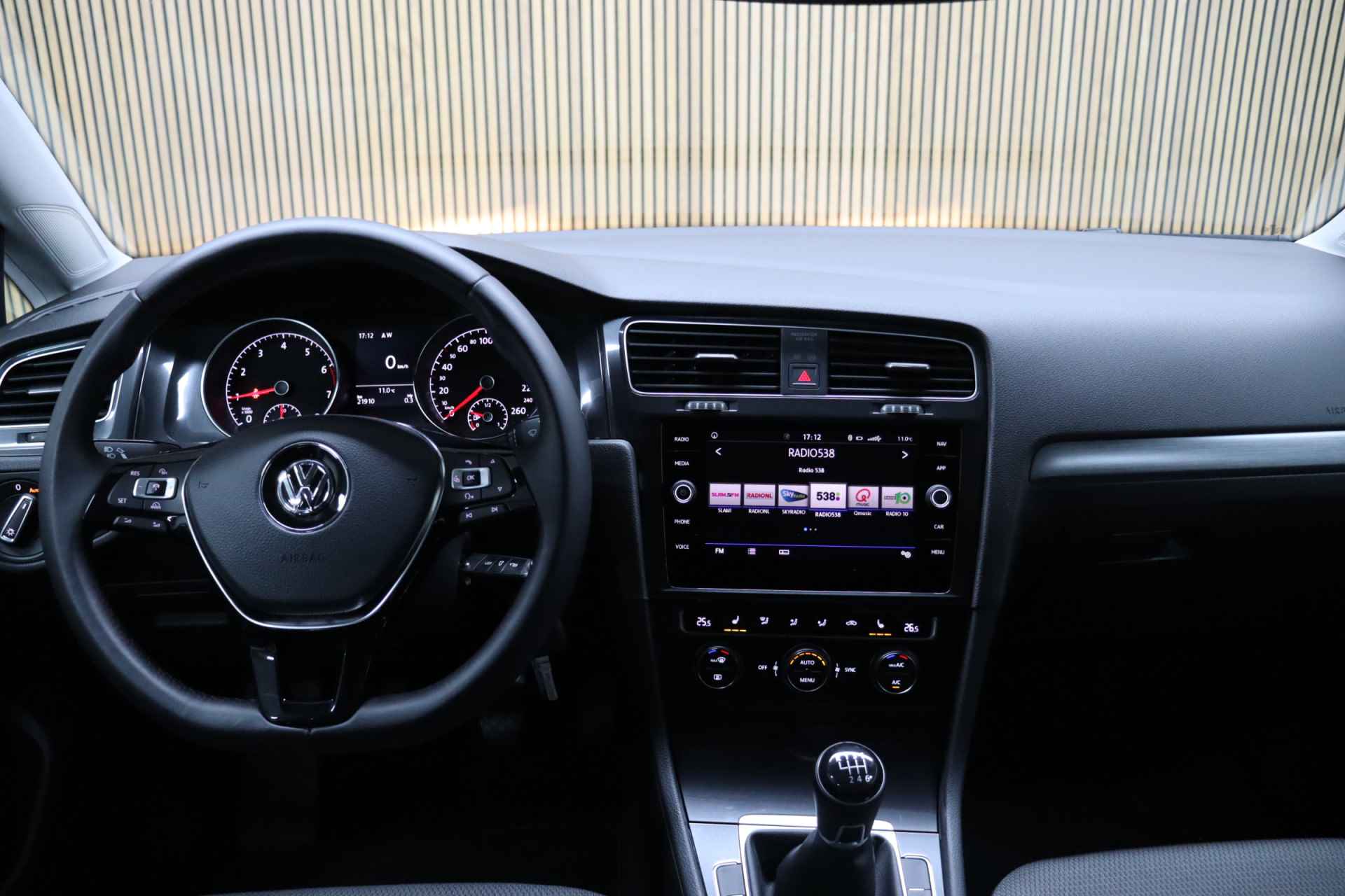 Volkswagen Golf 1.0 TSI Comfortline Business | Apple Carplay & Android Auto | Navigatie | Camera | Parkeerhulp | Stoelverwarming | Adaptive-cruise - 43/48