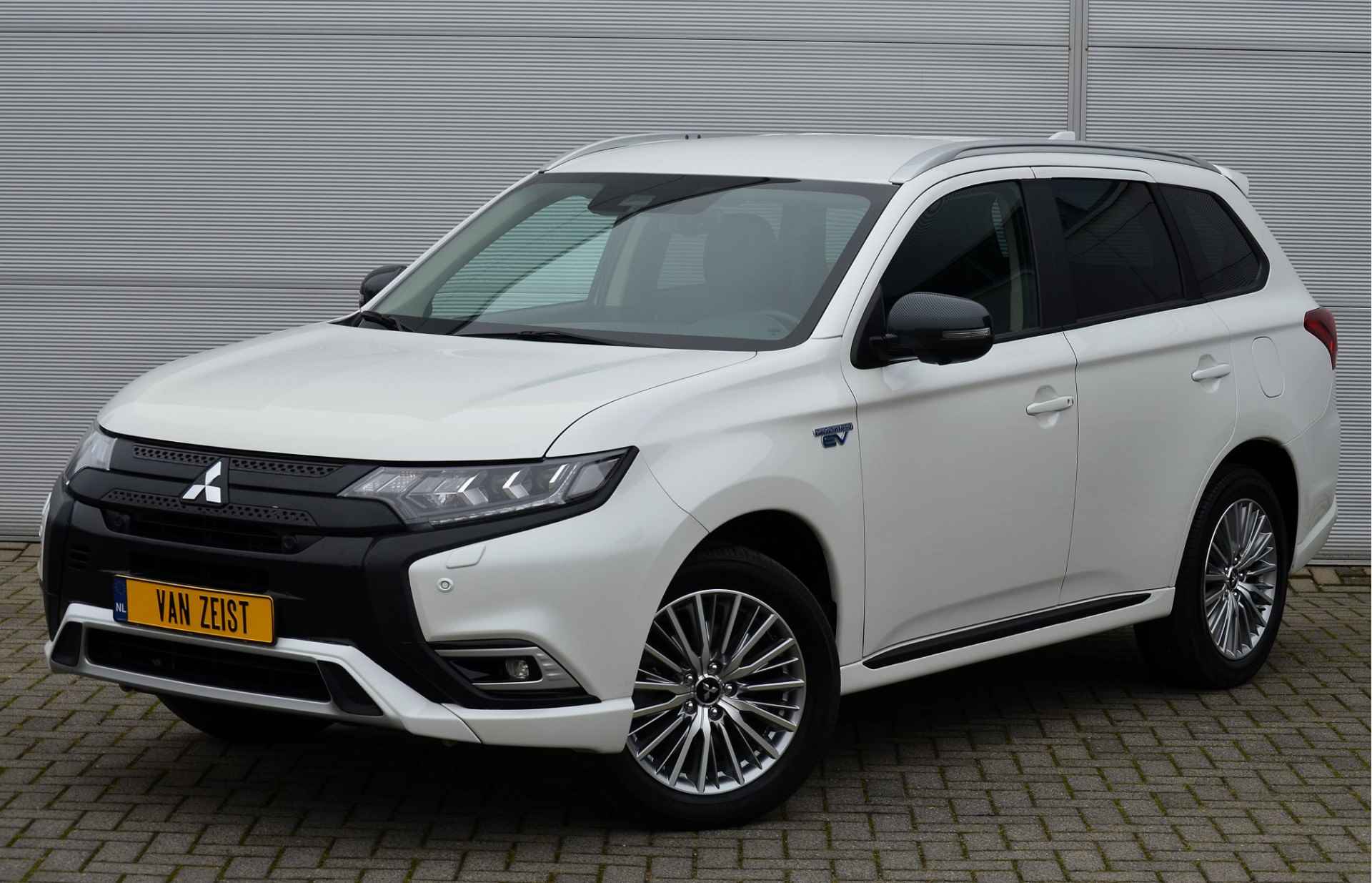 Mitsubishi Outlander PHEV 2.4 INTENSE PLUS 4WD | PLUG IN HYBRID | V2G | ADAPTIEF CRUISE | FABRIEKGARANTIE TOT 20-10-2029* | ALL IN RIJKLAARPRIJS - 5/47