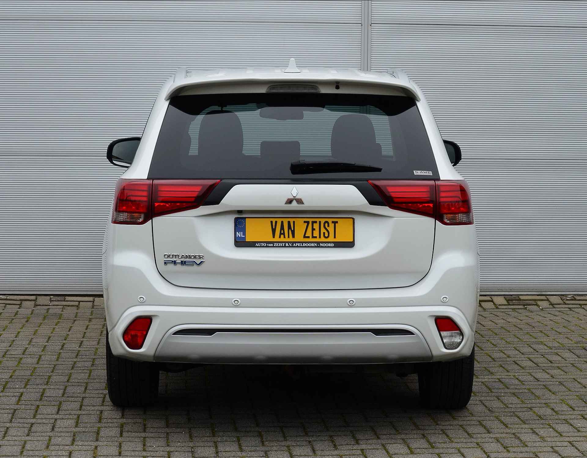 Mitsubishi Outlander PHEV 2.4 INTENSE PLUS 4WD | PLUG IN HYBRID | V2G | ADAPTIEF CRUISE | FABRIEKGARANTIE TOT 20-10-2029* | ALL IN RIJKLAARPRIJS - 10/47