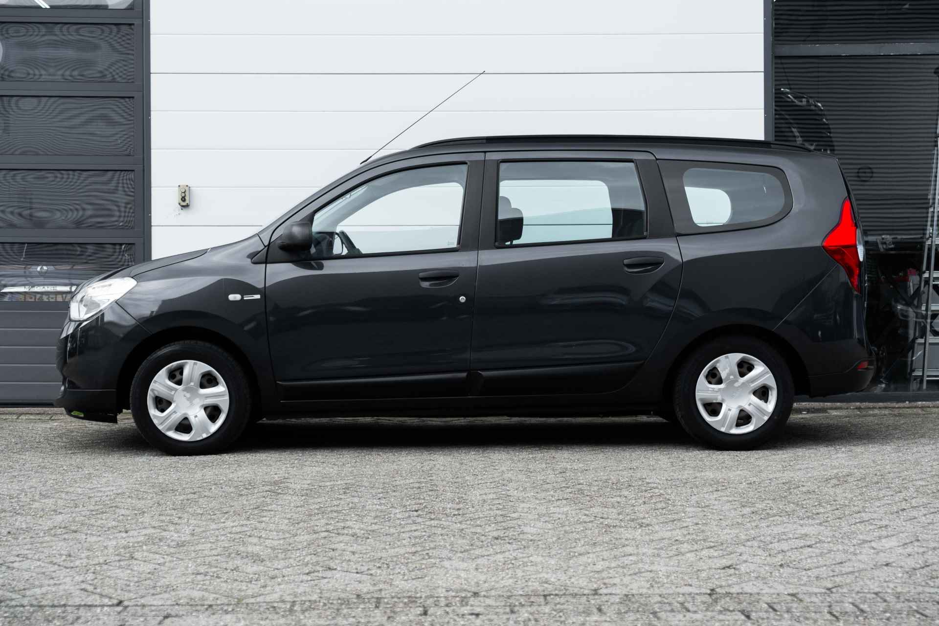 Dacia Lodgy 1.2 TCe Robust 5 PERSOONS | Lage KM stand ! | Geen Airco | Trekhaak | | incl. Bovag rijklaarpakket met 12 maanden garantie | - 5/40