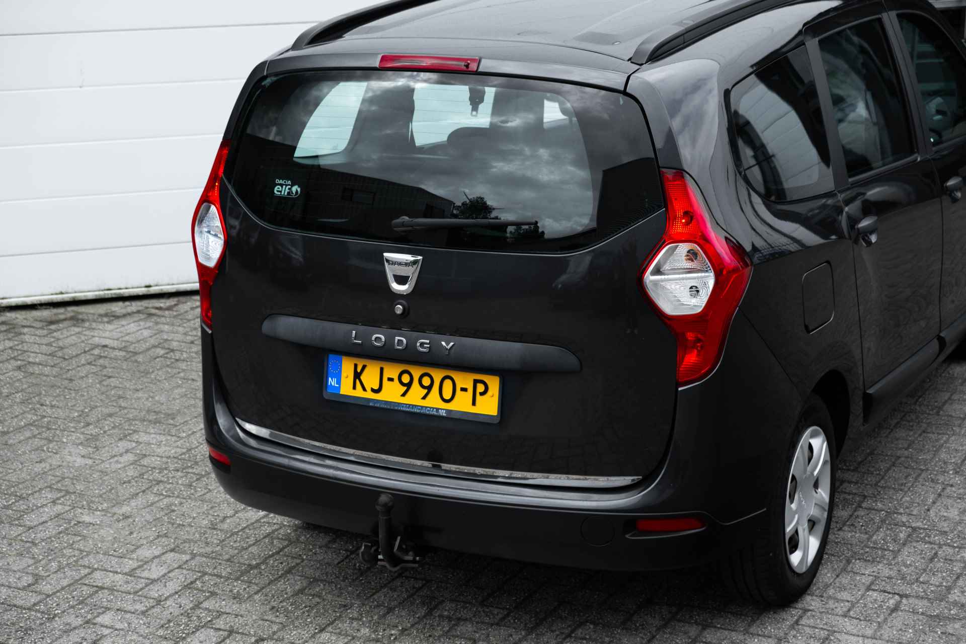 Dacia Lodgy 1.2 TCe Robust 5 PERSOONS | Lage KM stand ! | Geen Airco | Trekhaak | | incl. Bovag rijklaarpakket met 12 maanden garantie | - 16/40