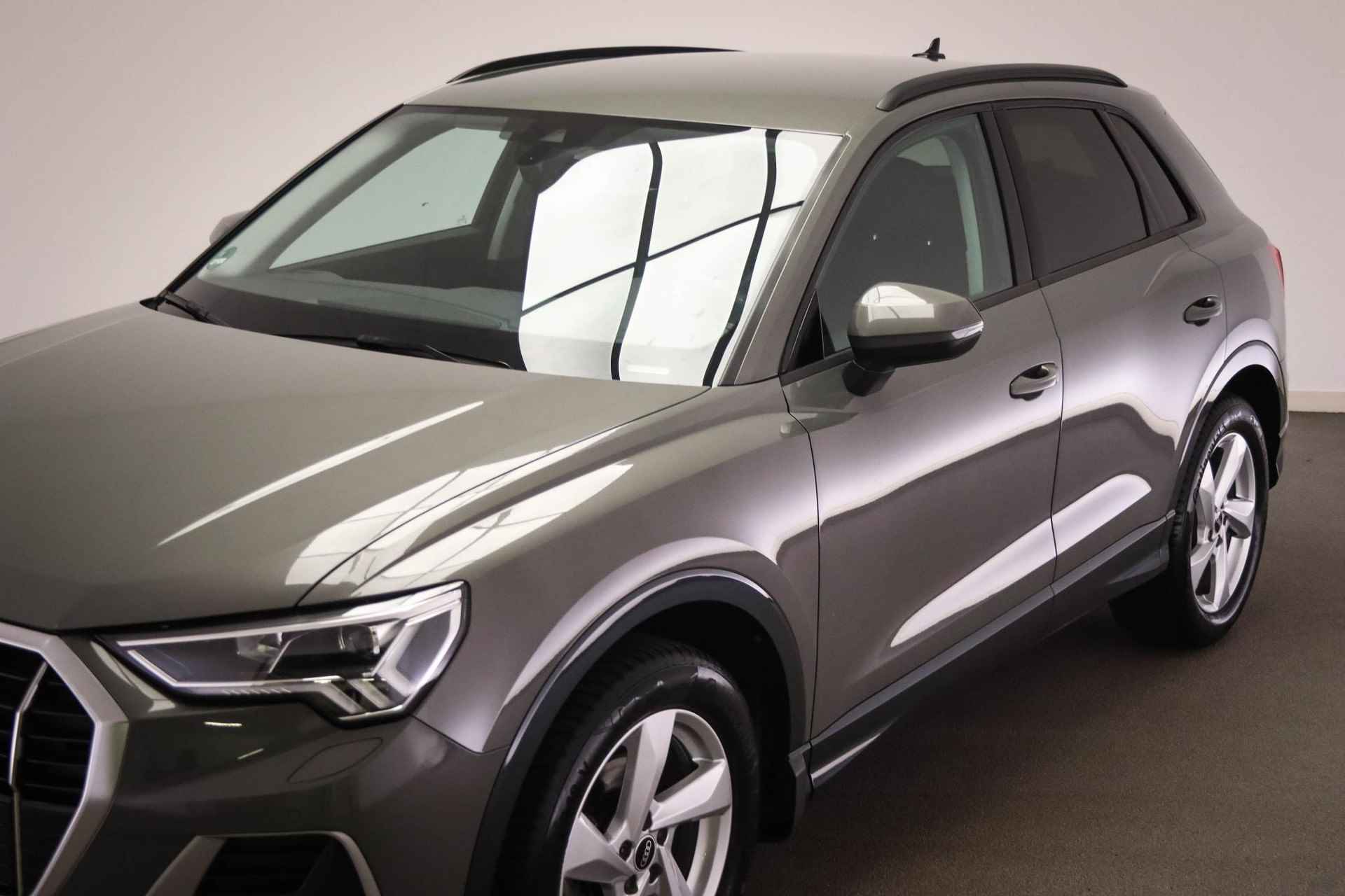 Audi Q3 35 TFSI edition | PARKEER PACK | STANDKACHEL | VIRTUAL COCKPIT | LED | STOELVERWARMING | ACC | NAVI | DAB | APPLE | TREKHAAK | 18" - 17/59