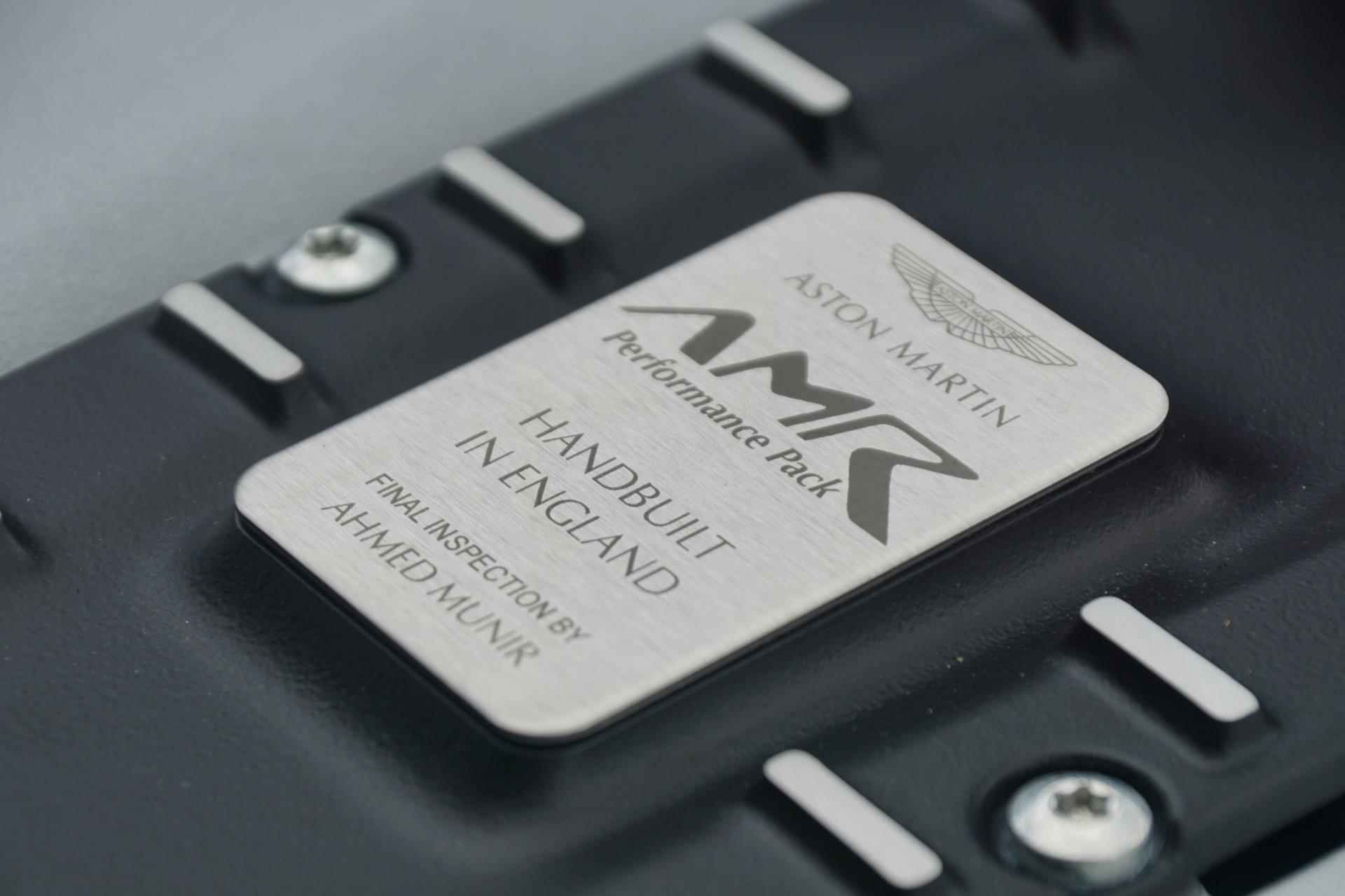 Aston Martin DB11 5.2 V12 / Org. NL / 19dkm NAP / Bang & Olufsen / 360 Camera / Stoelkoel. & Verw. / Navi - 37/43