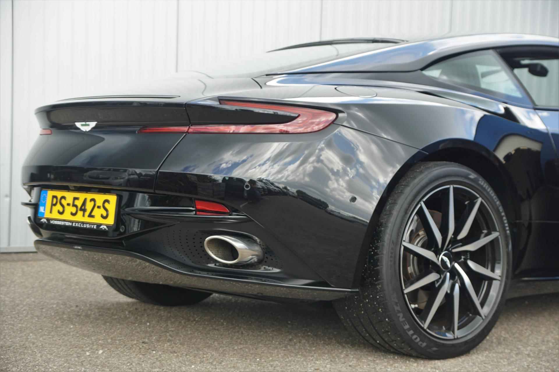 Aston Martin DB11 5.2 V12 / Org. NL / 19dkm NAP / Bang & Olufsen / 360 Camera / Stoelkoel. & Verw. / Navi - 31/44