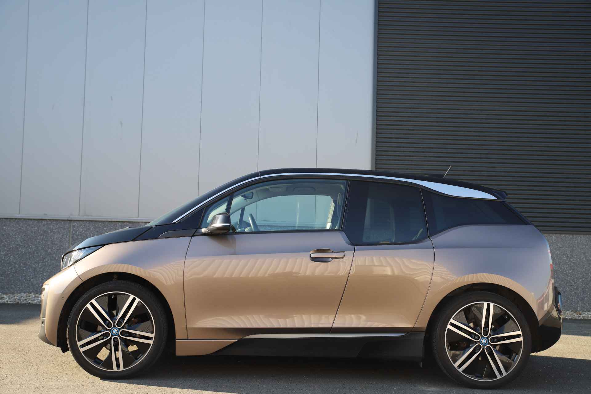 BMW i3 Executive 120Ah 42 kWh Schuifdak/ leder/Harman Kardon/W-pomp/3-fase - 18/38