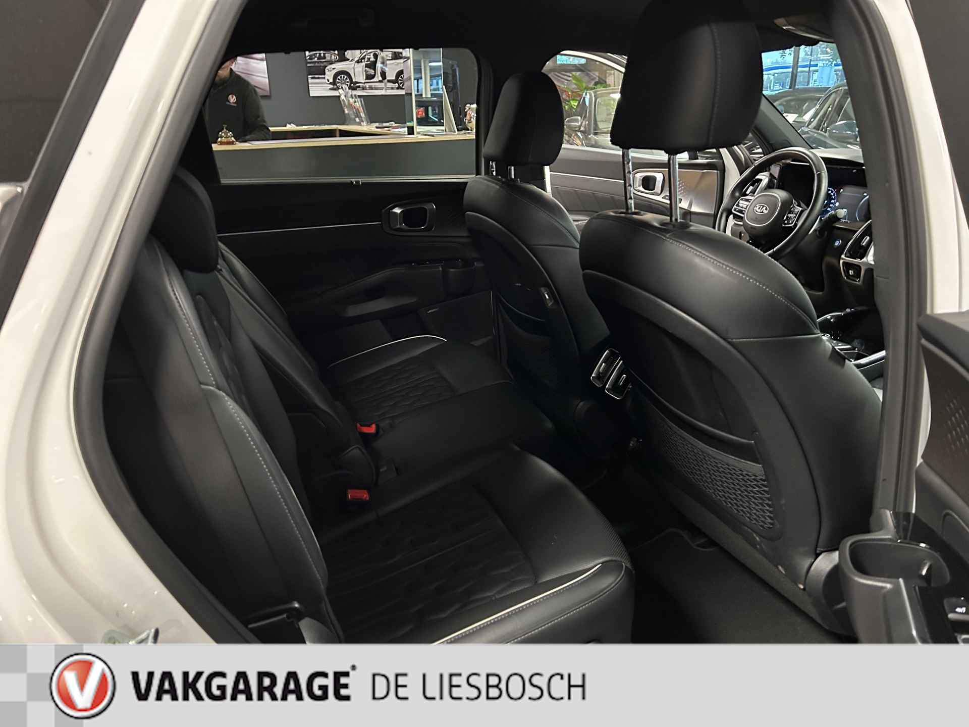 Kia SORENTO 1.6 T-GDI Plug-in Hybrid 4WD ExecutiveLine 7persoons / leder / head-up / - 25/42