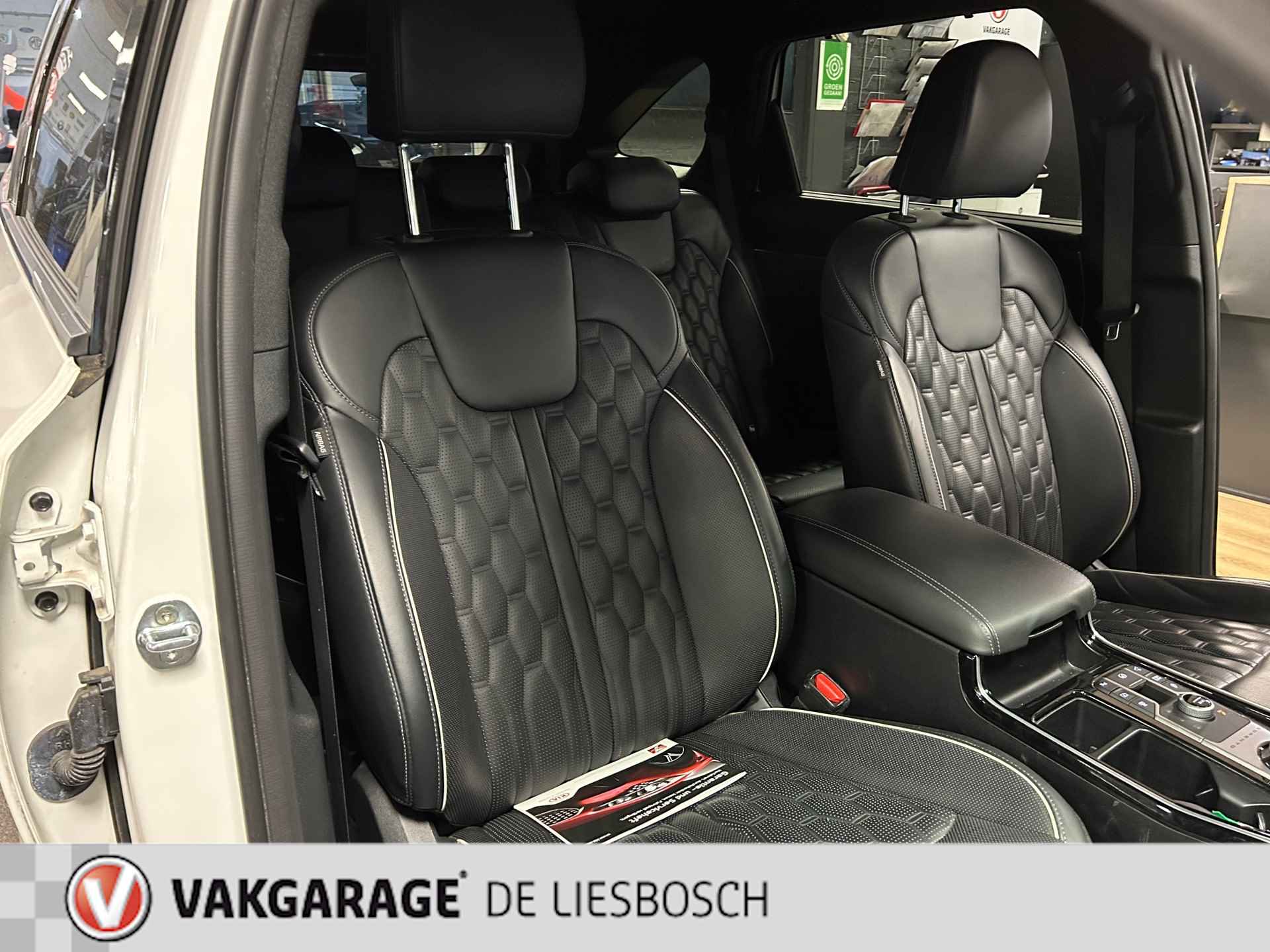 Kia SORENTO 1.6 T-GDI Plug-in Hybrid 4WD ExecutiveLine 7persoons / leder / head-up / - 31/42