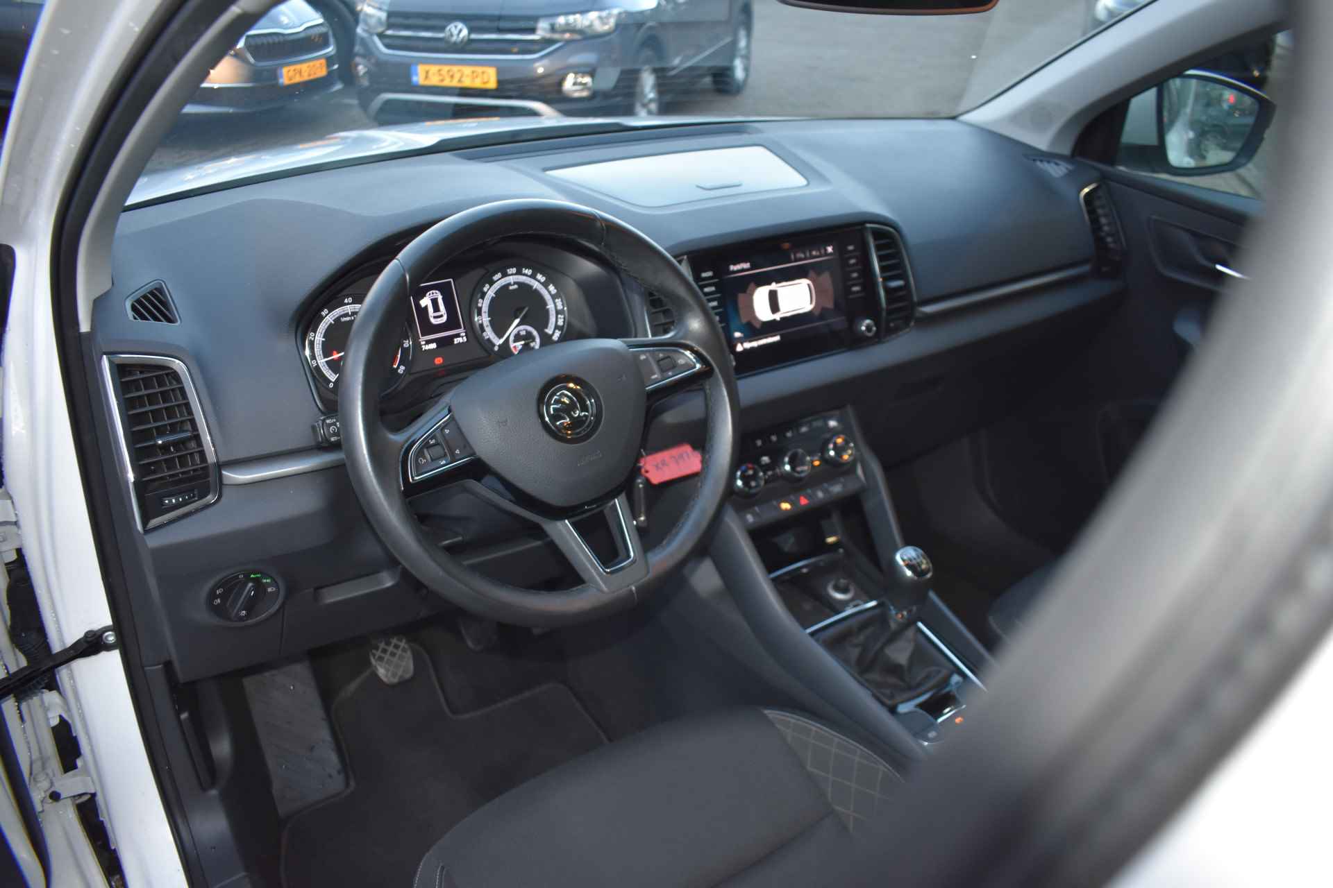 Škoda Karoq 1.0 TSI 115PK Ambition | NAVIGATIE | TREKHAAK | CAMERA | WINTERSET - 8/35