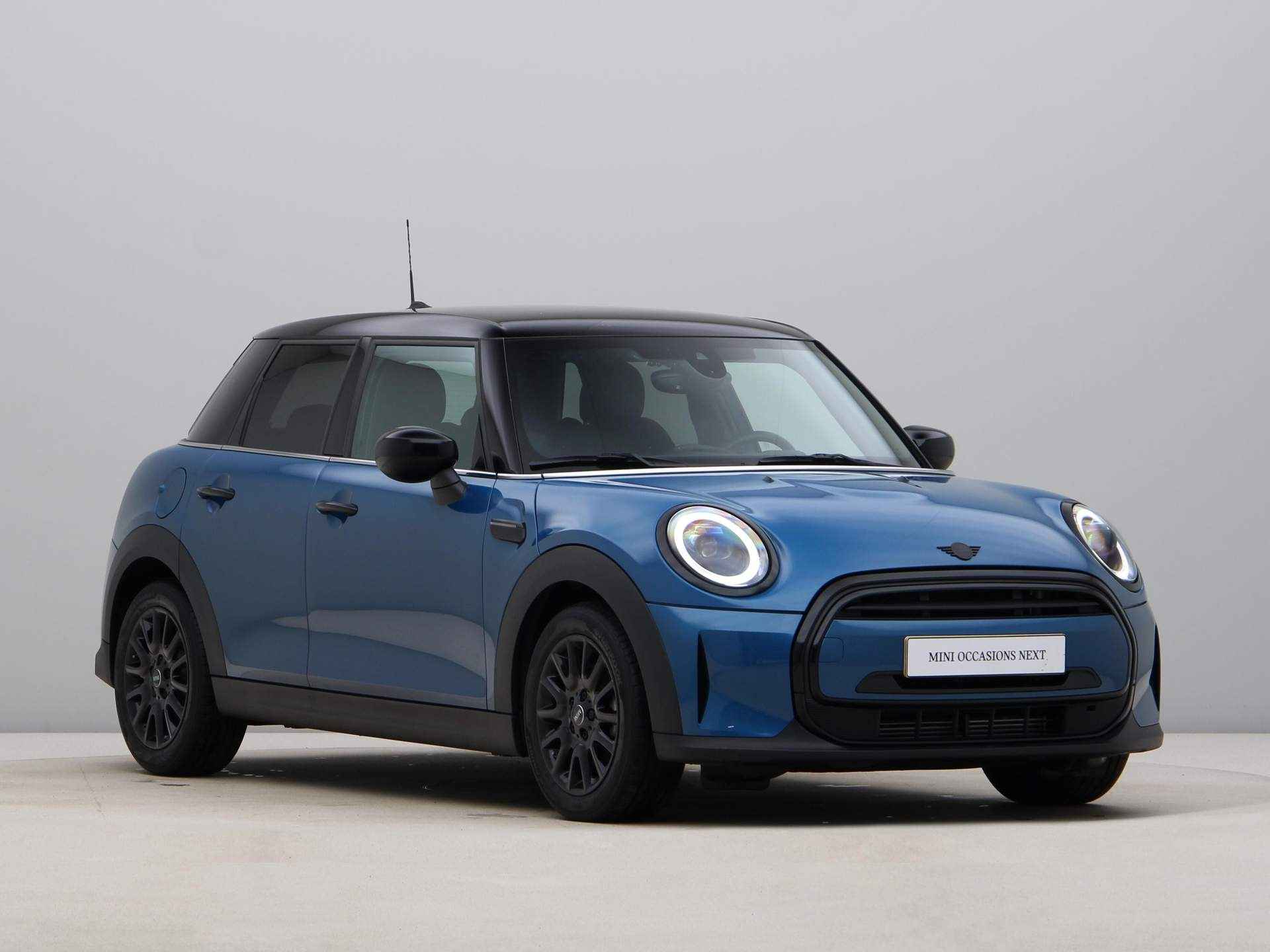 MINI 5-deurs Cooper Camden Edition Aut. - 8/24