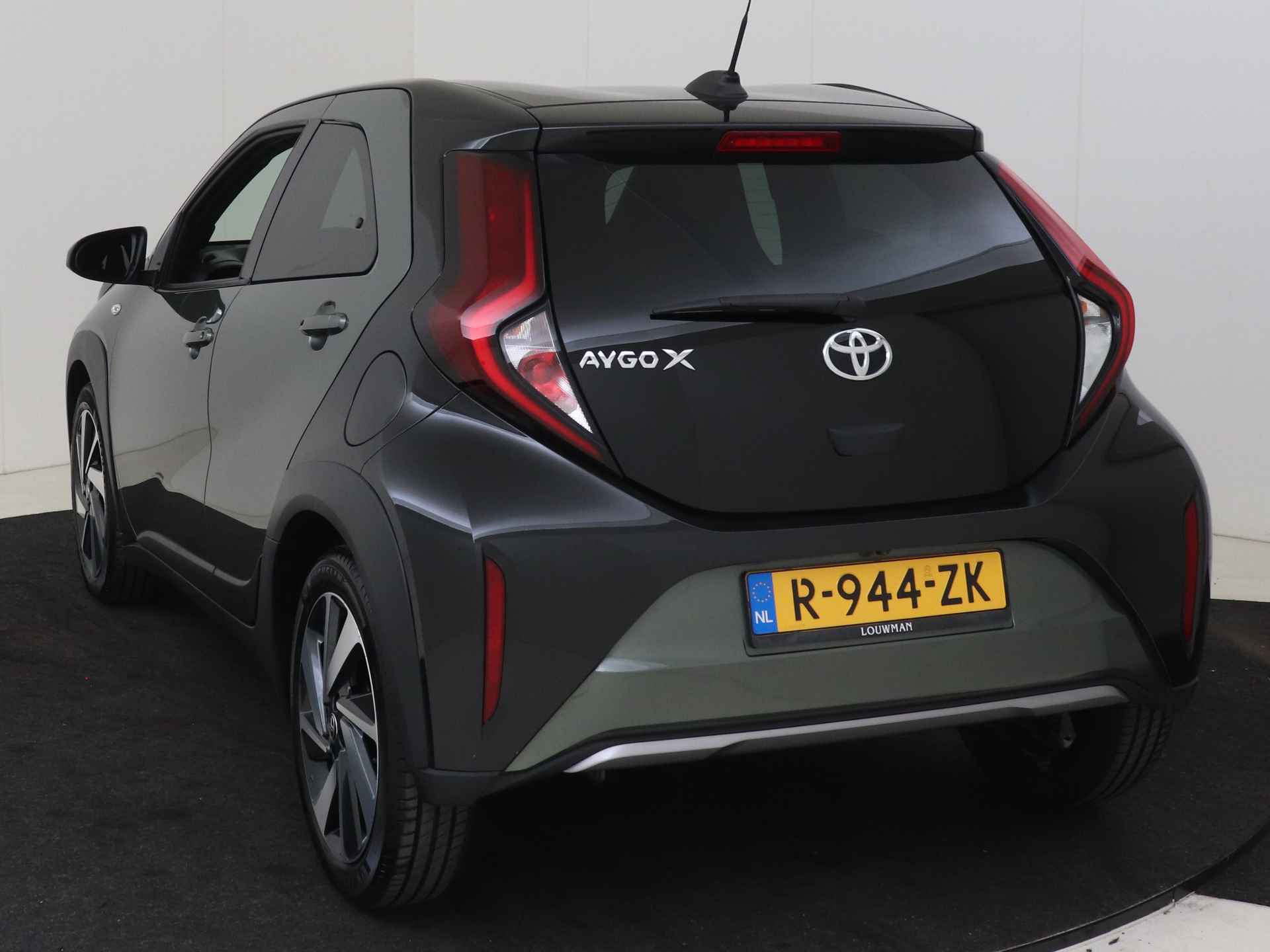 Toyota Aygo X 1.0 VVT-i S-CVT Envy I JBL I Navigatie I Climate Control I Cruise Control Adaptief I Camera I USB I 1e Eigenaar I LOUWMAN Onderhouden I Subwoofer I - 17/43