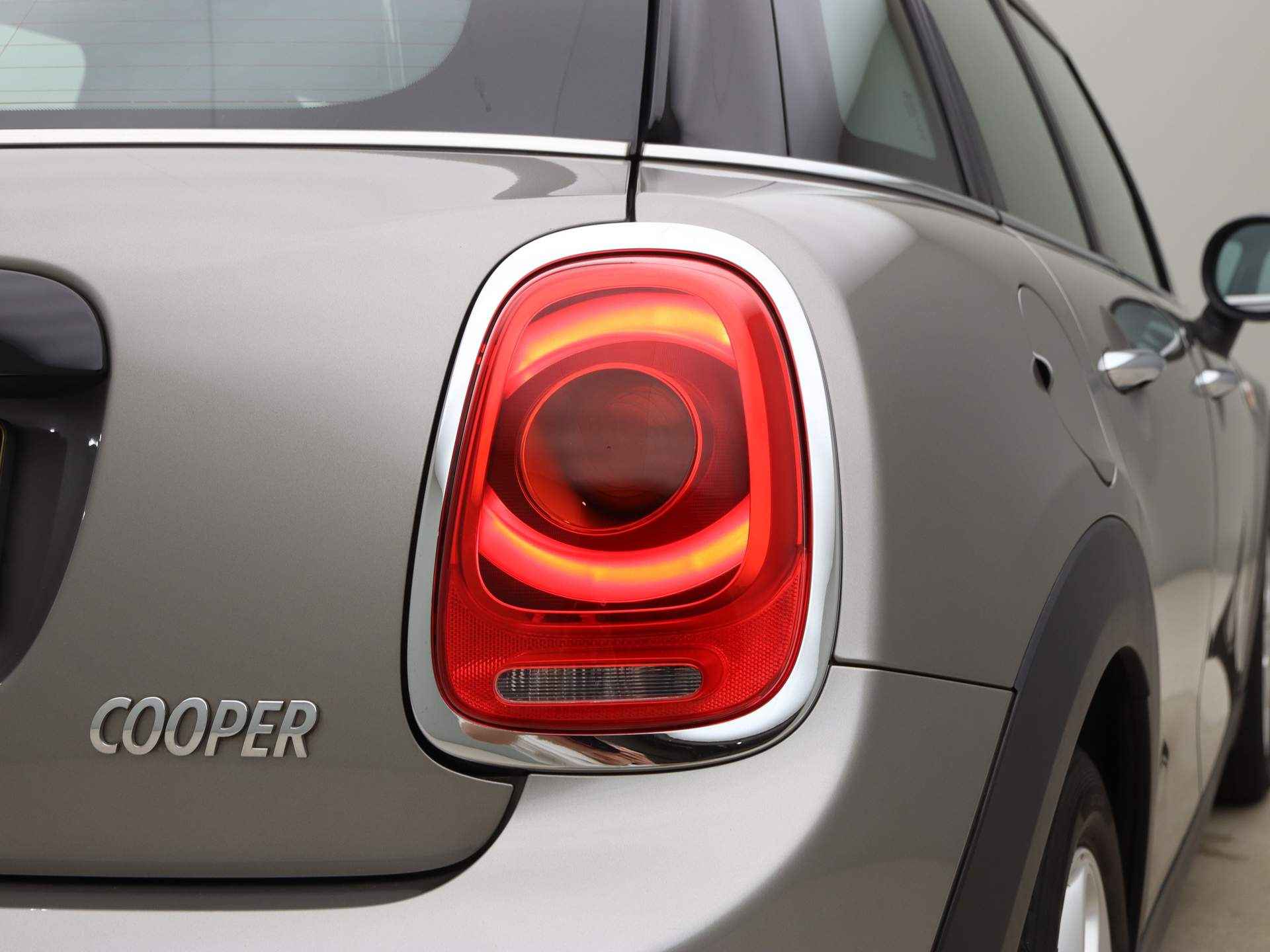 MINI 5-deurs Cooper Business Edition Aut. - 21/23