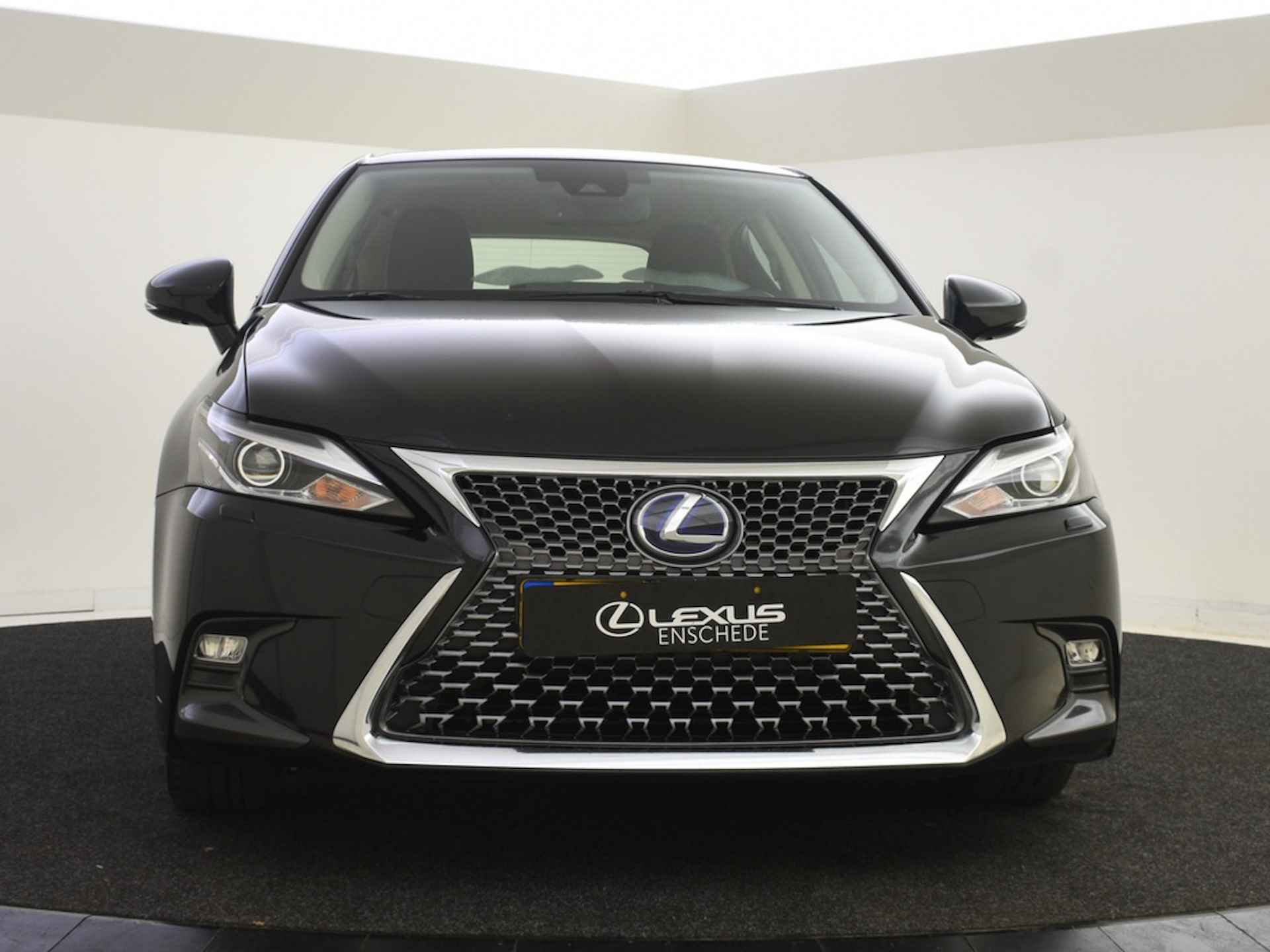 Lexus CT 200h Ultimate Edition | Parkeersensoren voor en achter - 6/38