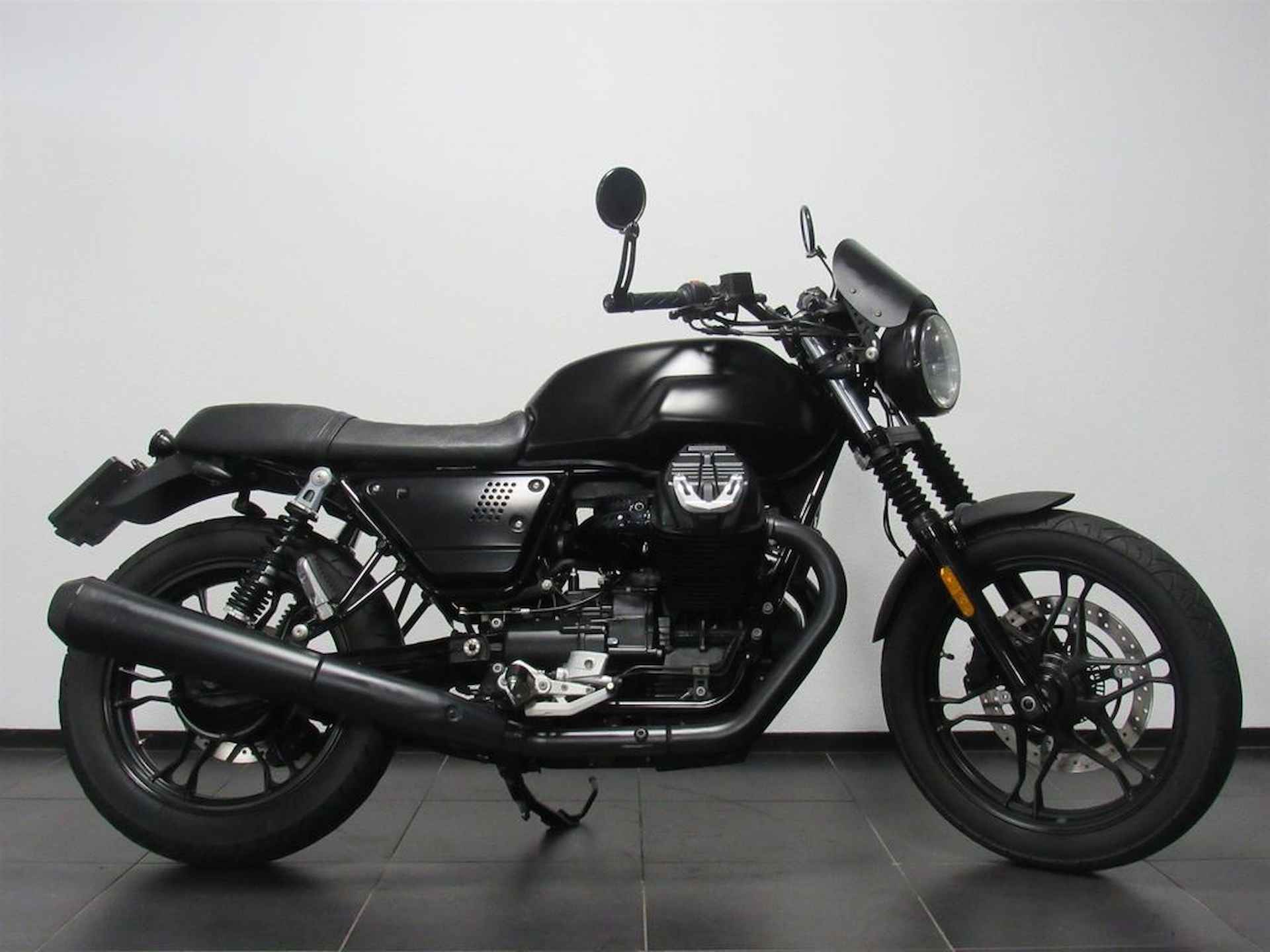 Moto Guzzi V 7 STONE 35 KW - 1/14