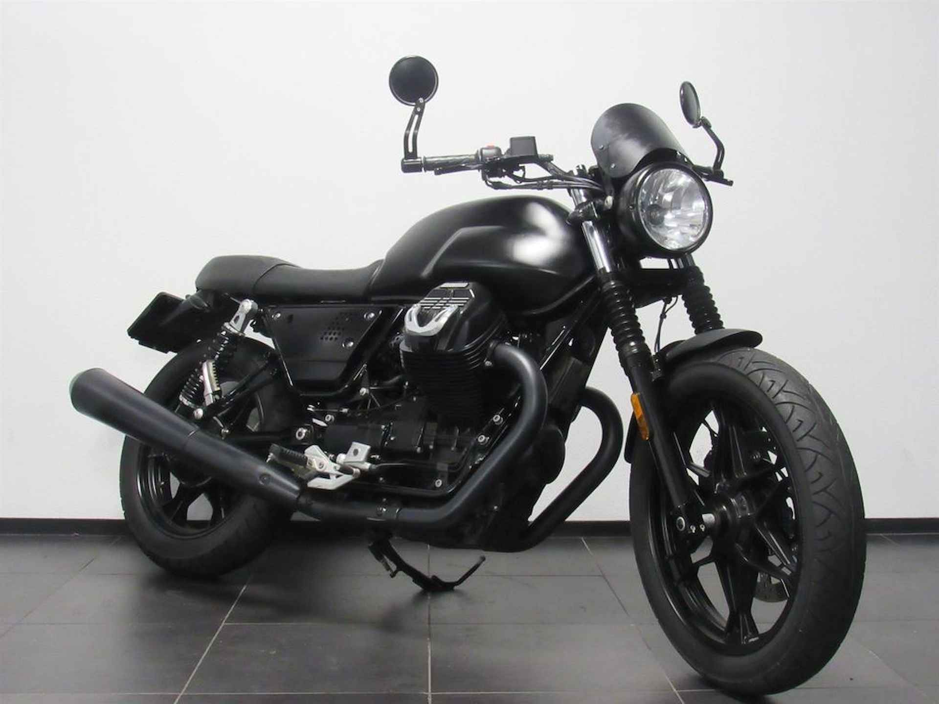 Moto Guzzi V 7 STONE 35 KW - 2/14